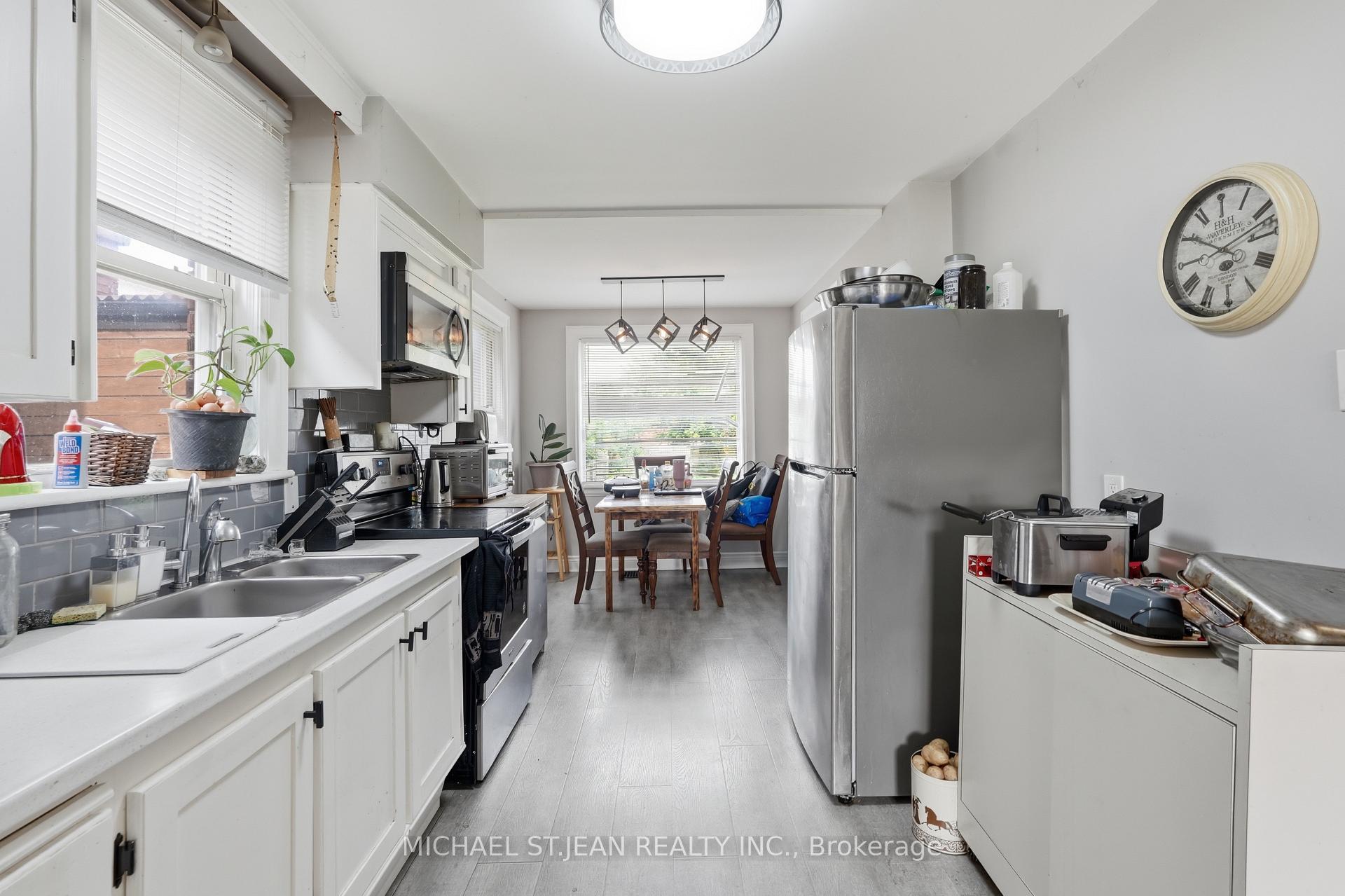 Photo 12 of 35 Centennial Parkway S, Hamilton, Stoney Creek — HOMEH