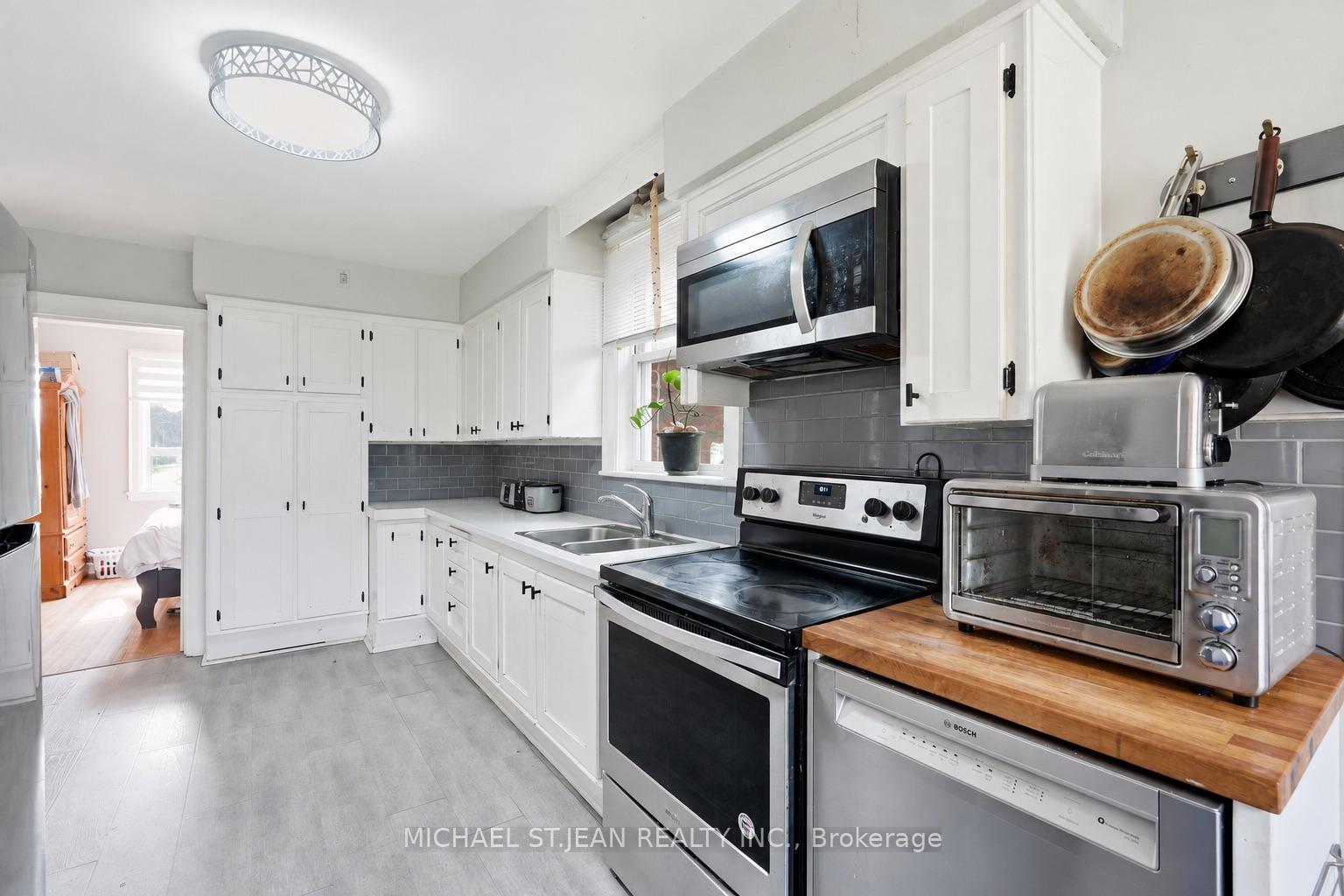 Photo 13 of 35 Centennial Parkway S, Hamilton, Stoney Creek — HOMEH