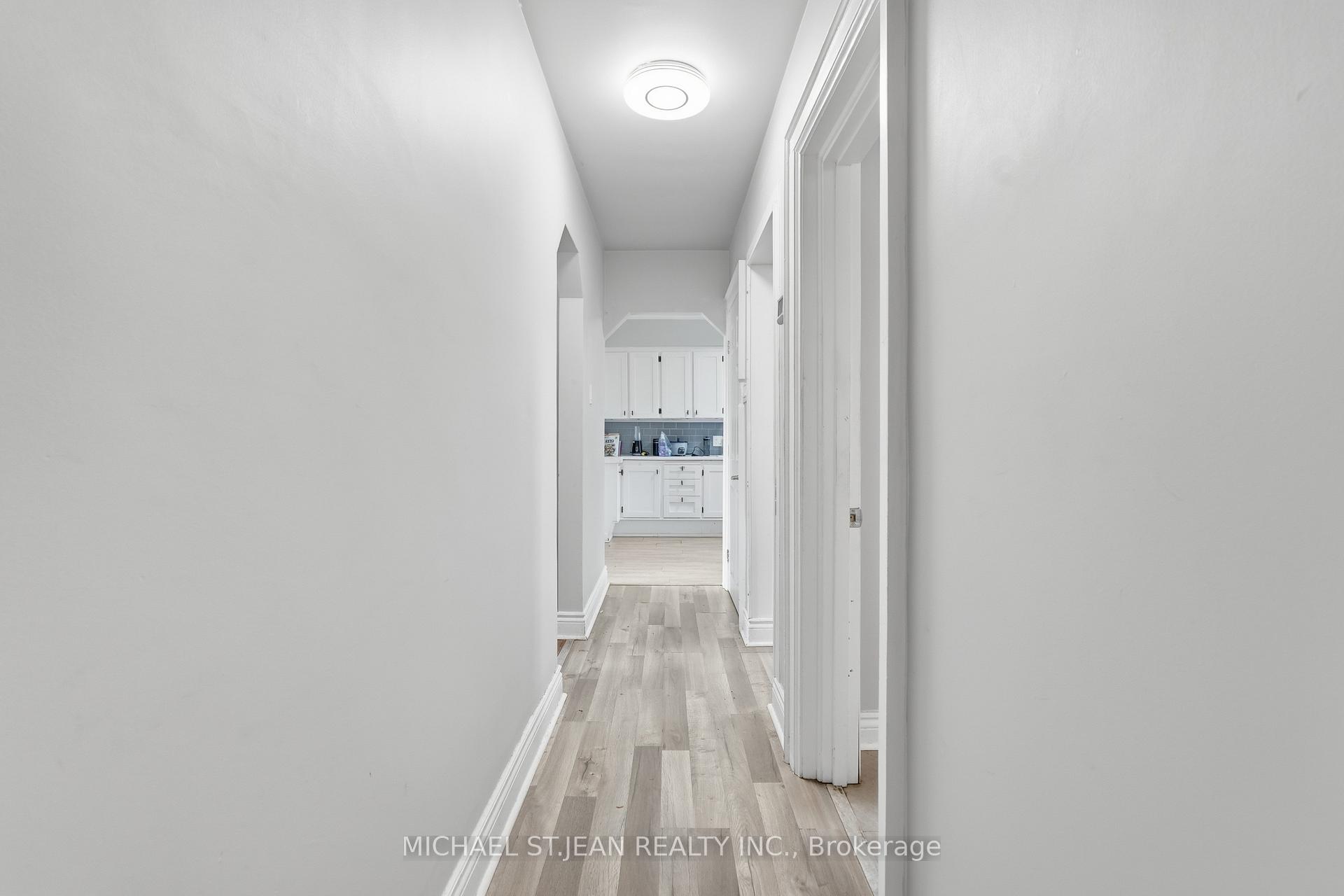 Photo 16 of 35 Centennial Parkway S, Hamilton, Stoney Creek — HOMEH