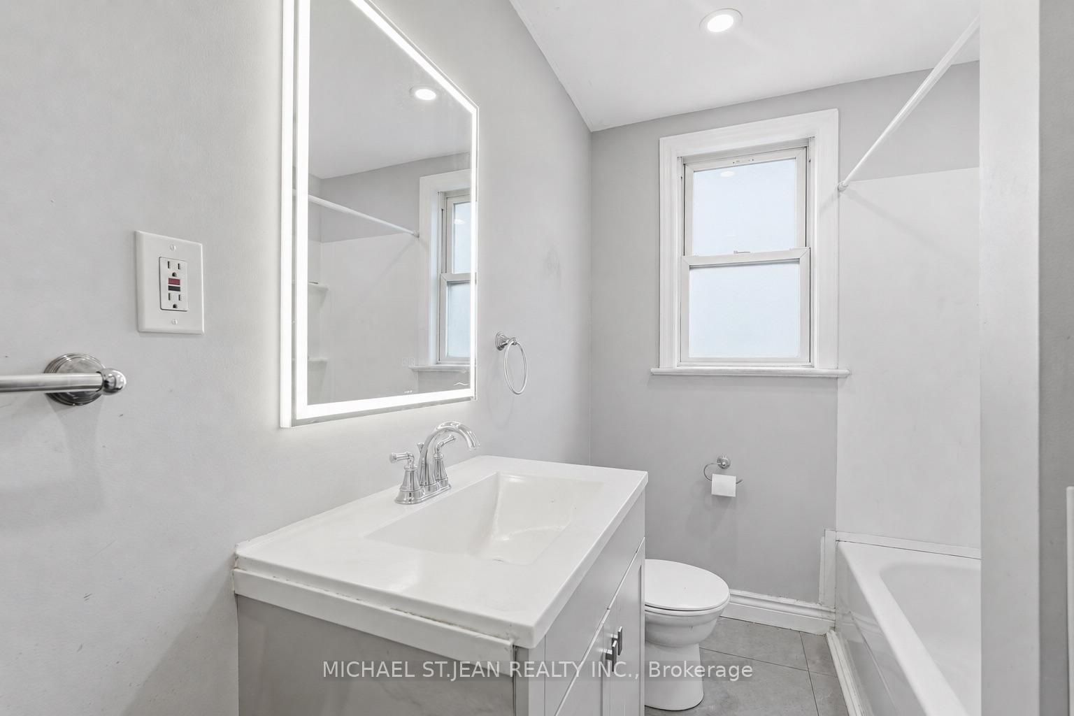 Photo 20 of 35 Centennial Parkway S, Hamilton, Stoney Creek — HOMEH