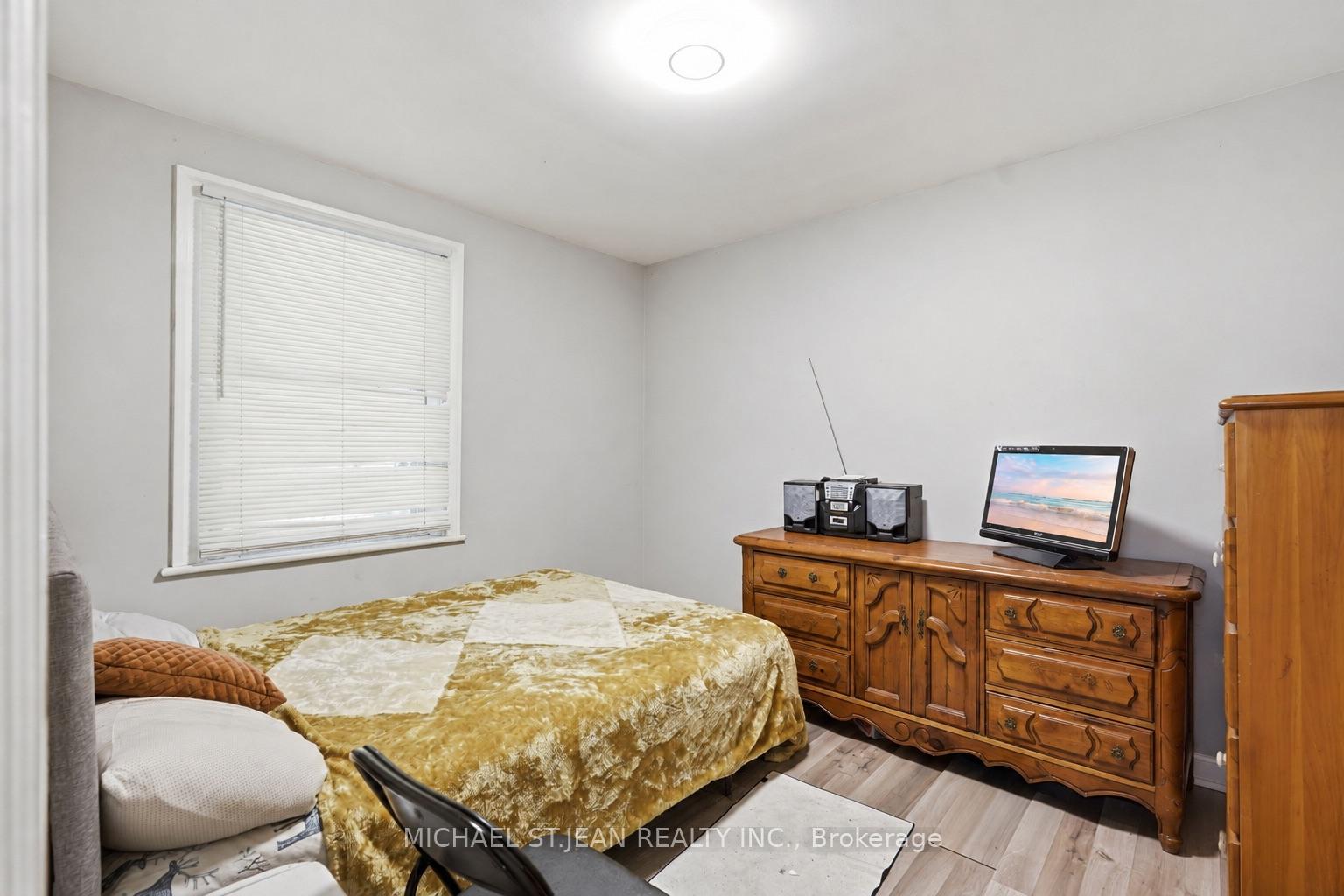 Photo 21 of 35 Centennial Parkway S, Hamilton, Stoney Creek — HOMEH