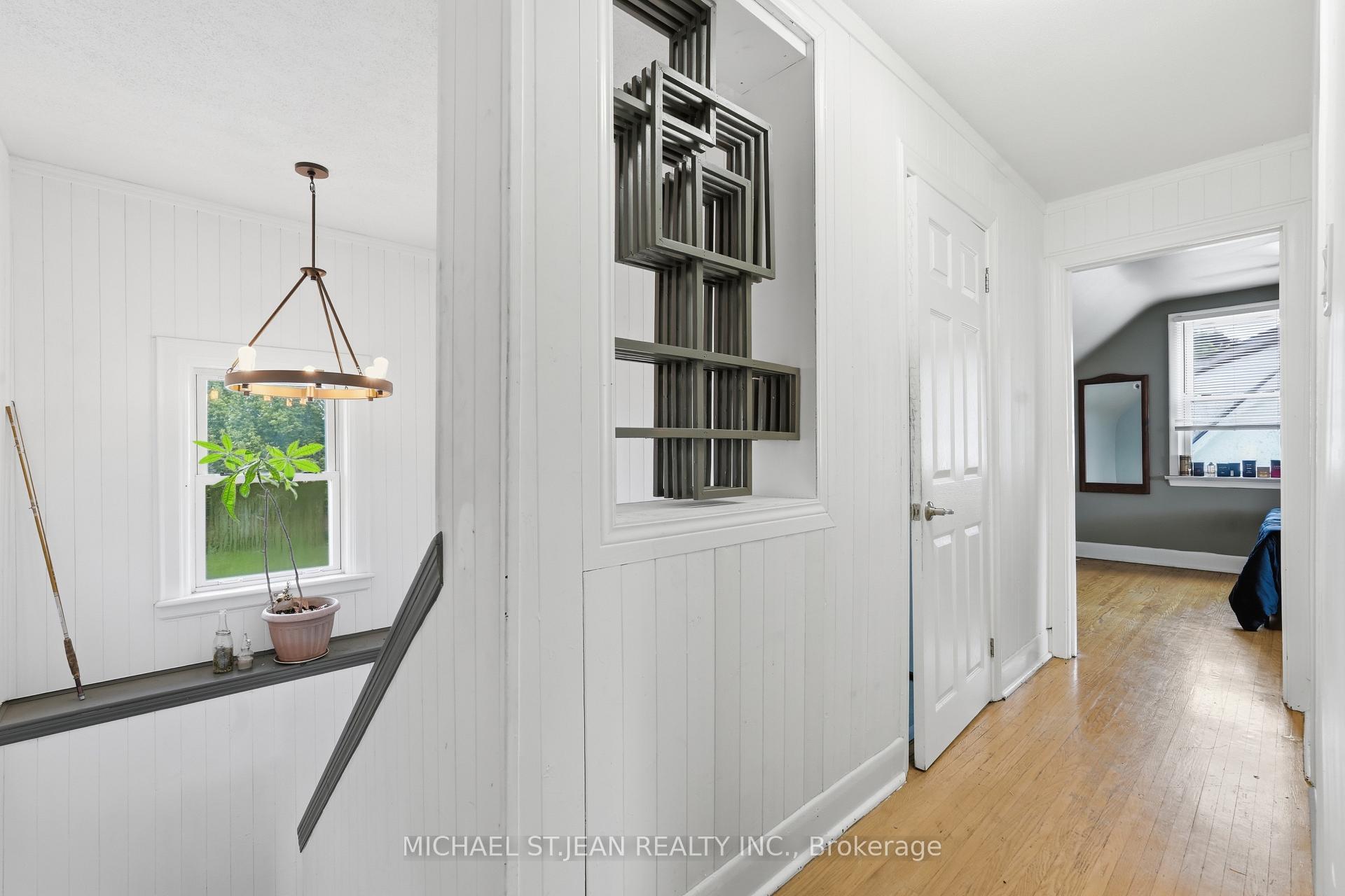 Photo 23 of 35 Centennial Parkway S, Hamilton, Stoney Creek — HOMEH