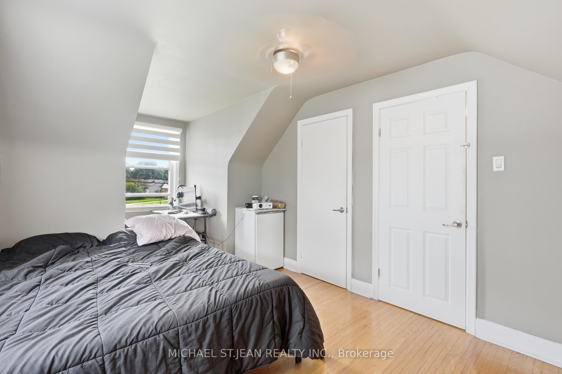 Photo 25 of 35 Centennial Parkway S, Hamilton, Stoney Creek — HOMEH