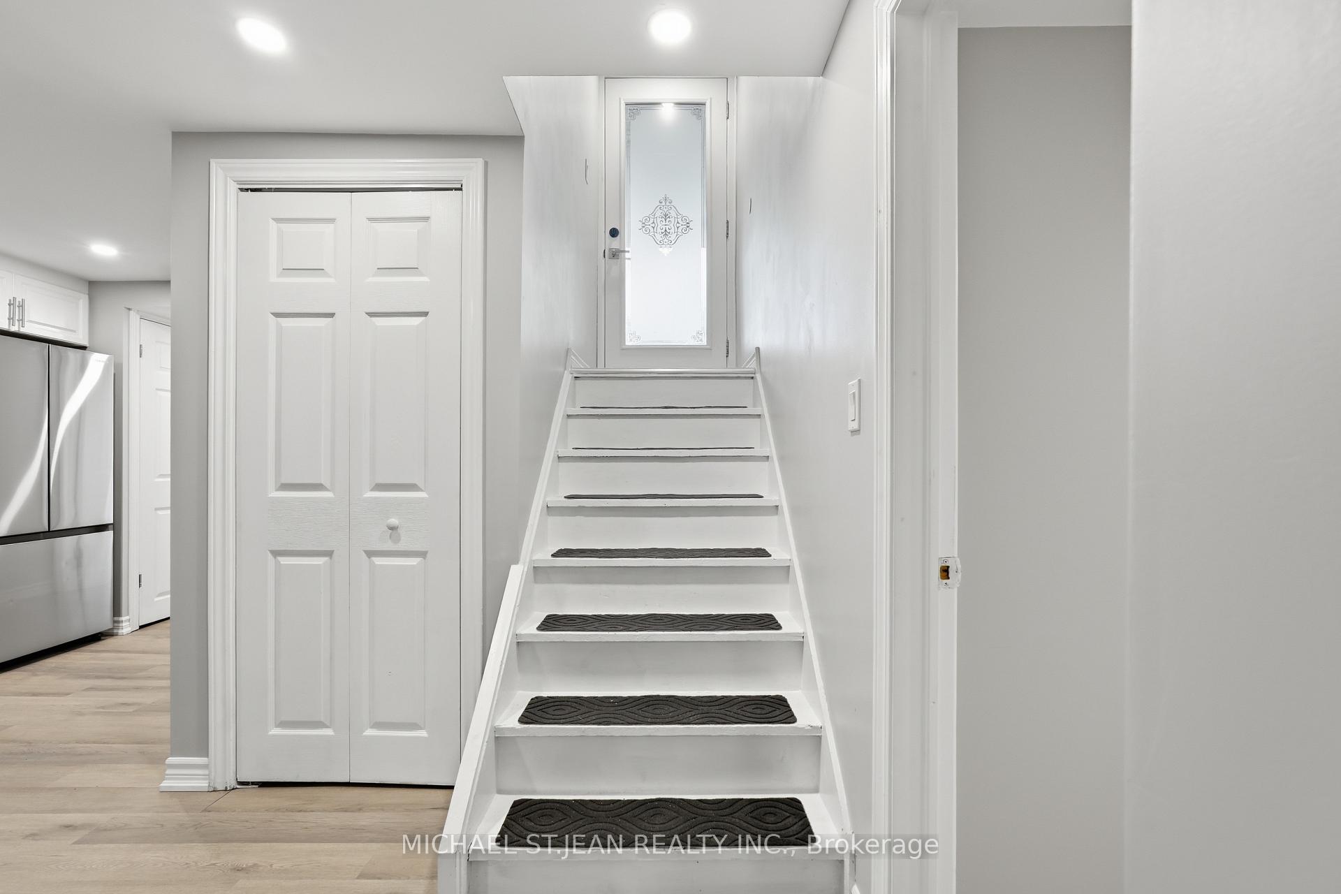 Photo 31 of 35 Centennial Parkway S, Hamilton, Stoney Creek — HOMEH
