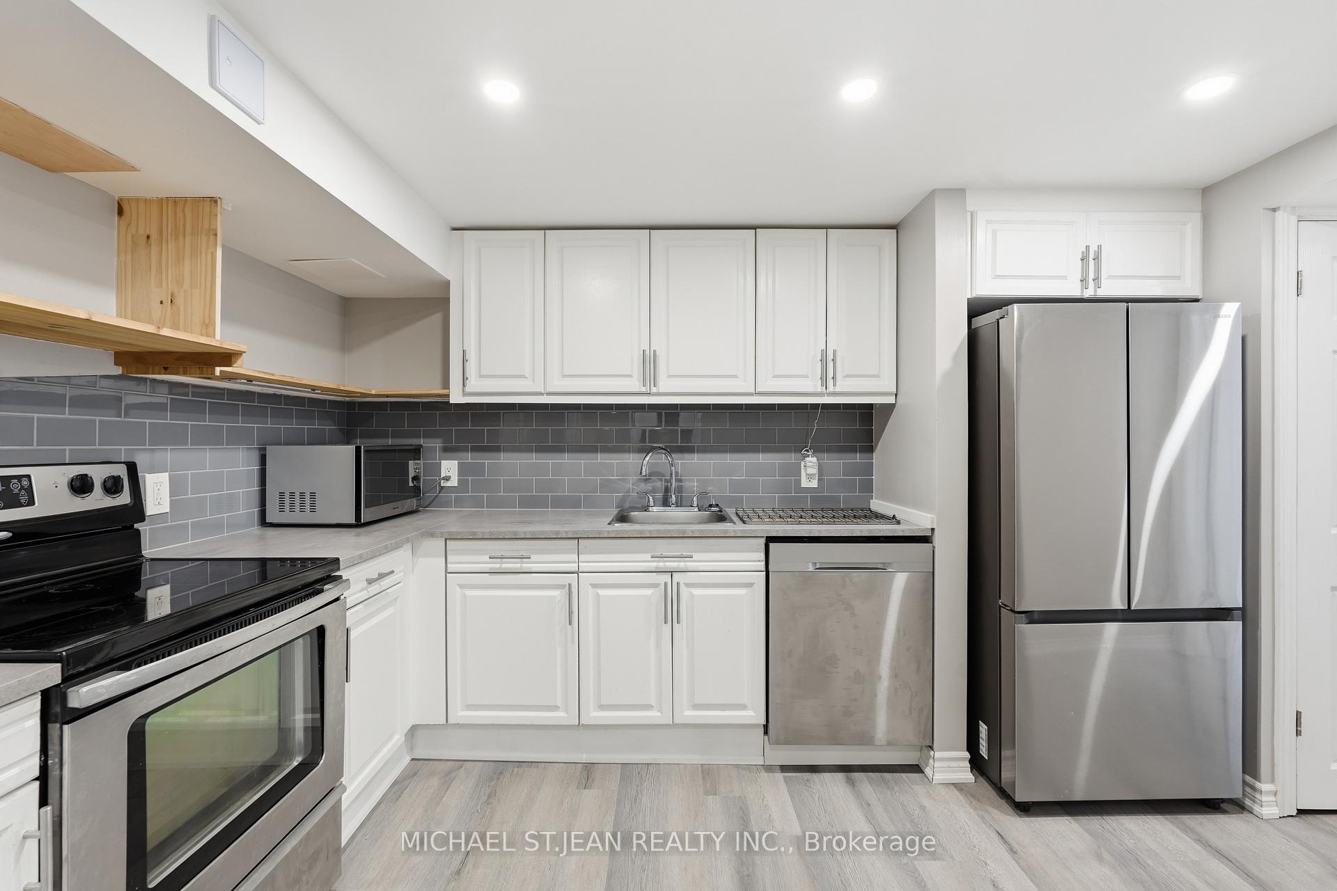 Photo 33 of 35 Centennial Parkway S, Hamilton, Stoney Creek — HOMEH