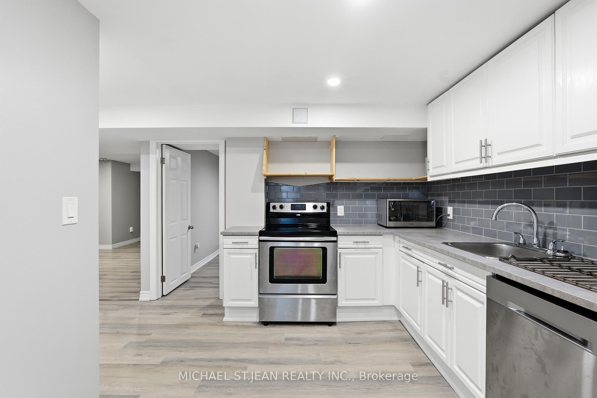 Photo 34 of 35 Centennial Parkway S, Hamilton, Stoney Creek — HOMEH