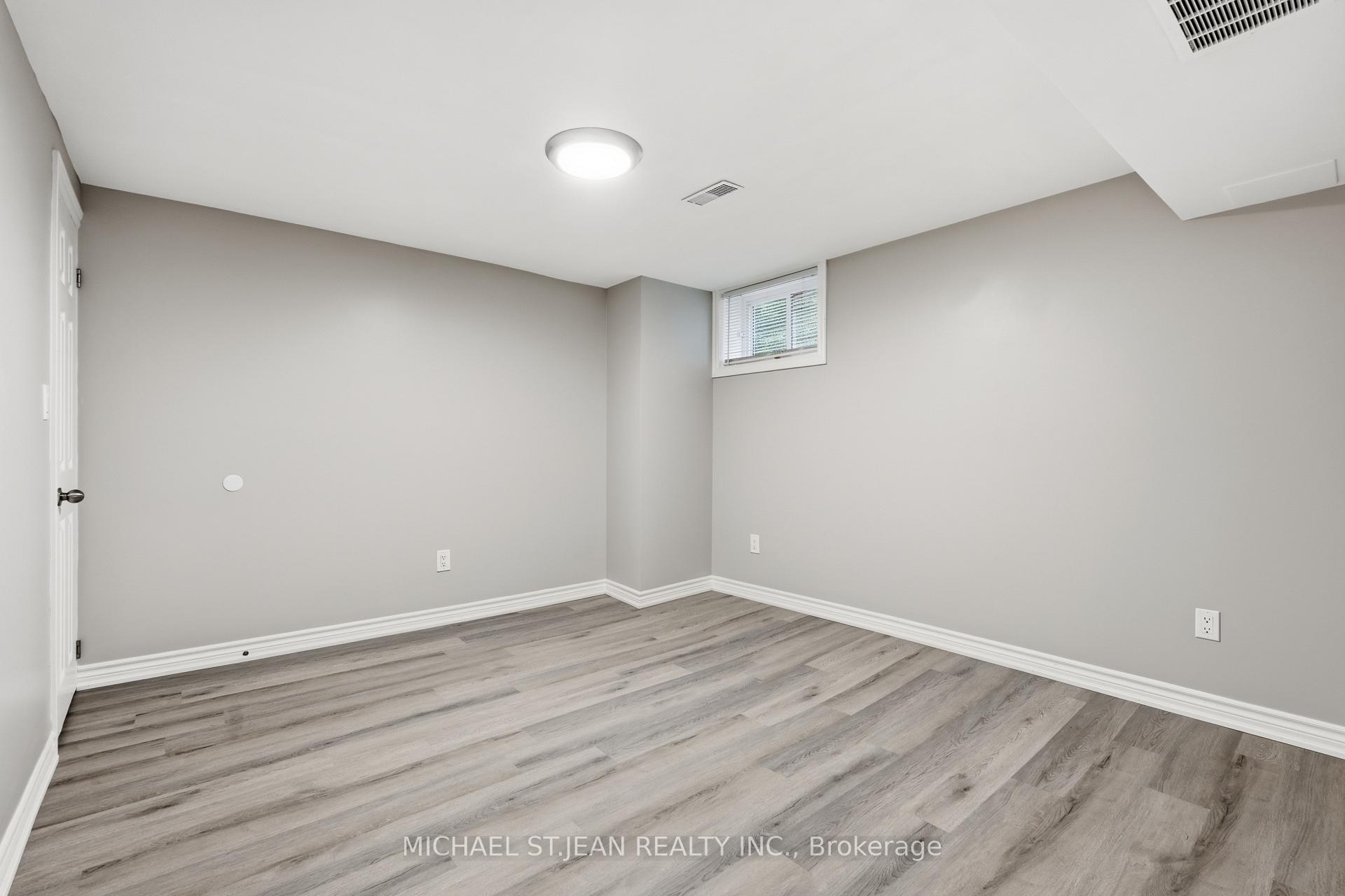 Photo 38 of 35 Centennial Parkway S, Hamilton, Stoney Creek — HOMEH
