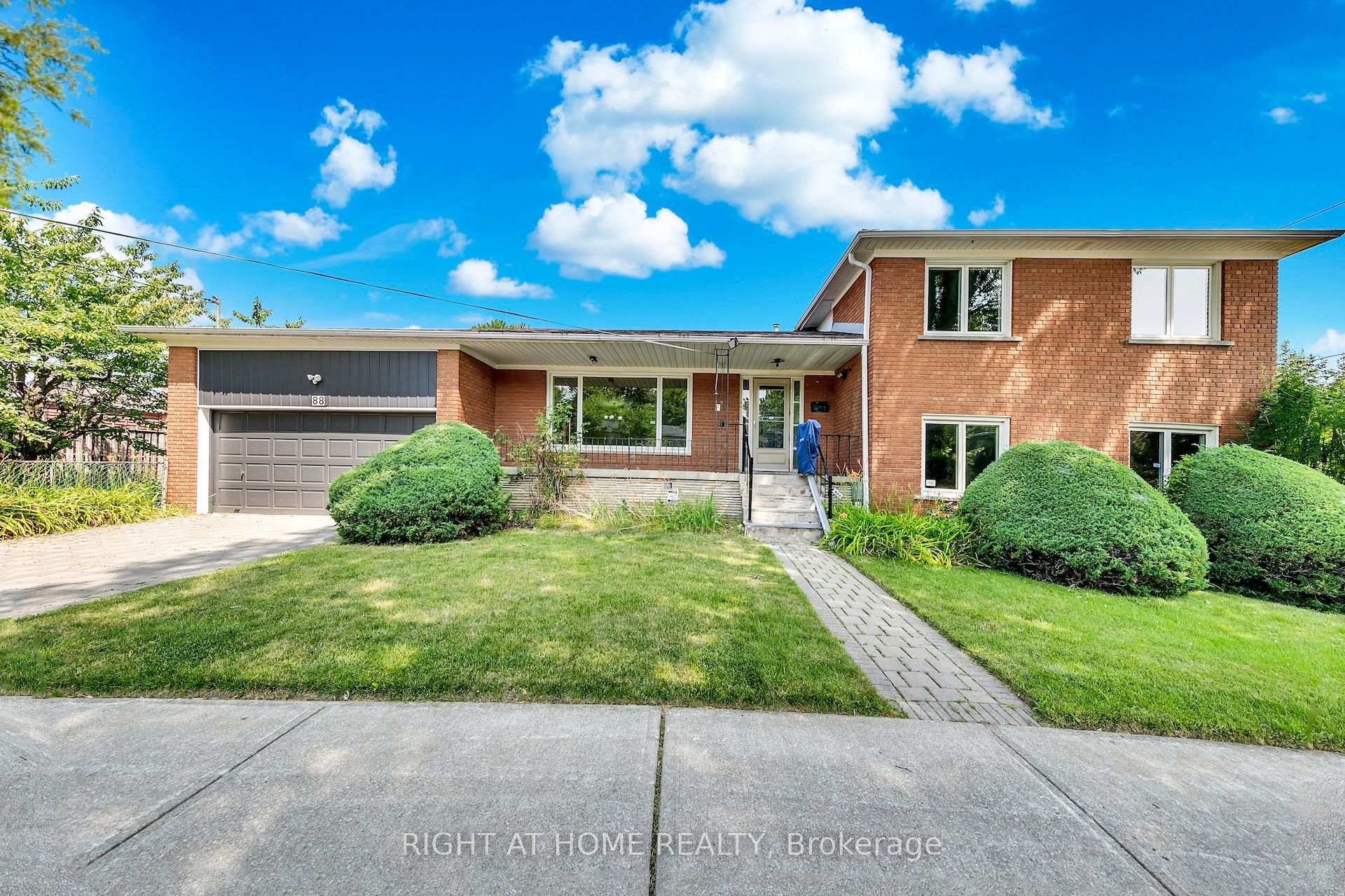 Photo 2 of 88 Peckham Avenue, North York, Newtonbrook West — HOMEH