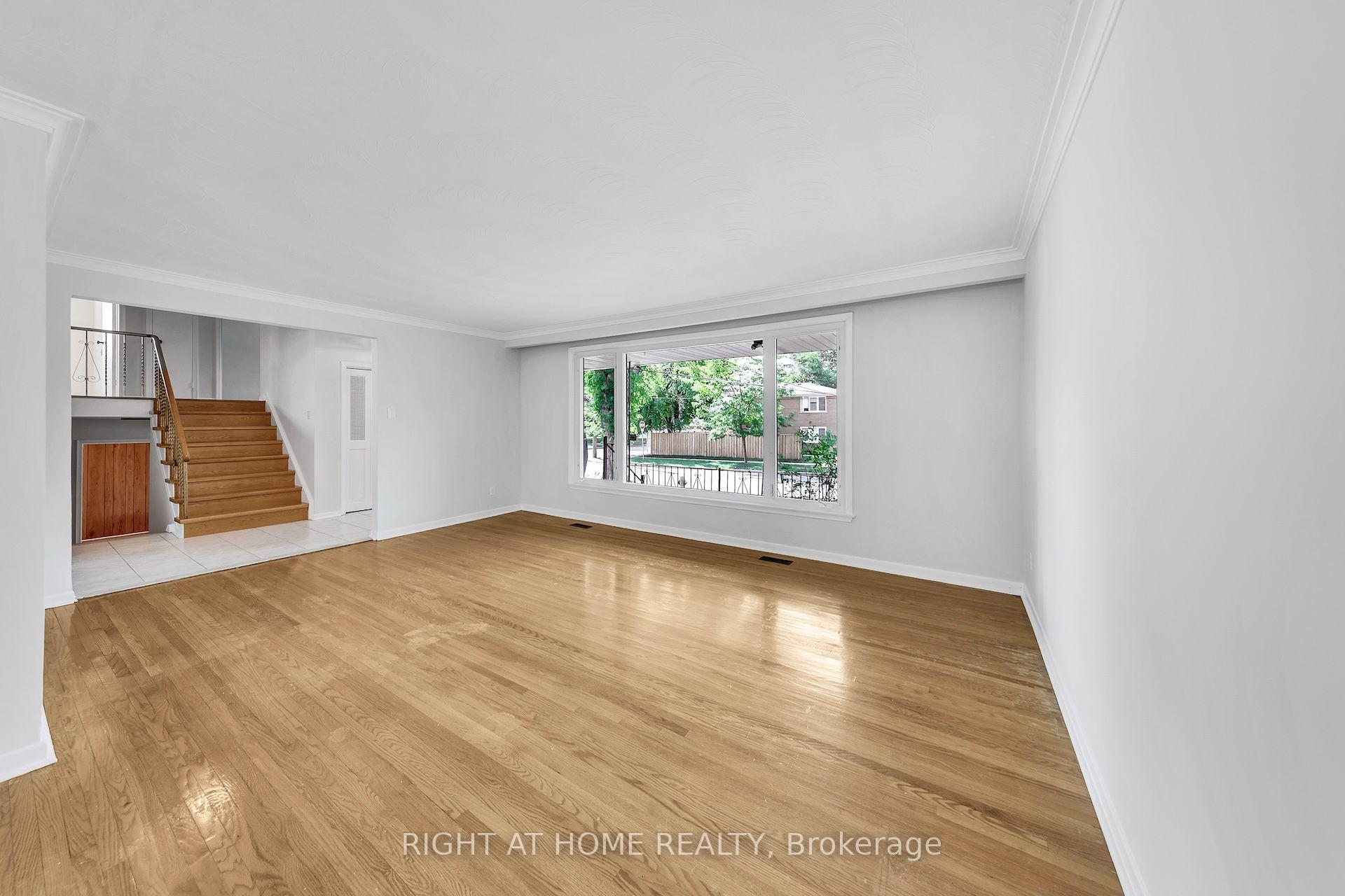 Photo 4 of 88 Peckham Avenue, North York, Newtonbrook West — HOMEH