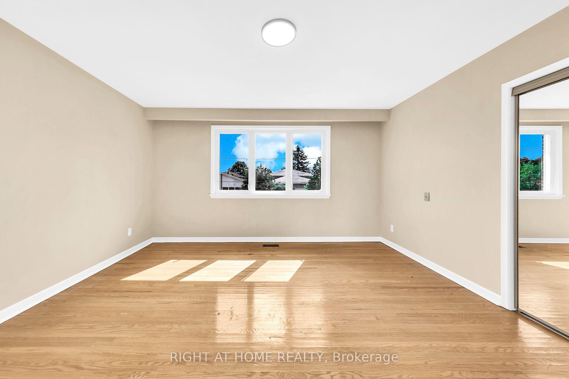 Photo 16 of 88 Peckham Avenue, North York, Newtonbrook West — HOMEH