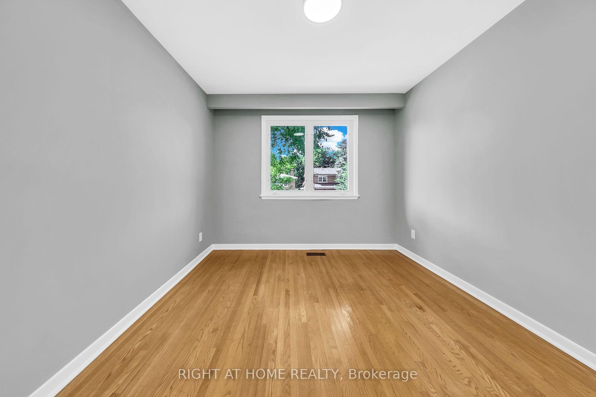 Photo 24 of 88 Peckham Avenue, North York, Newtonbrook West — HOMEH