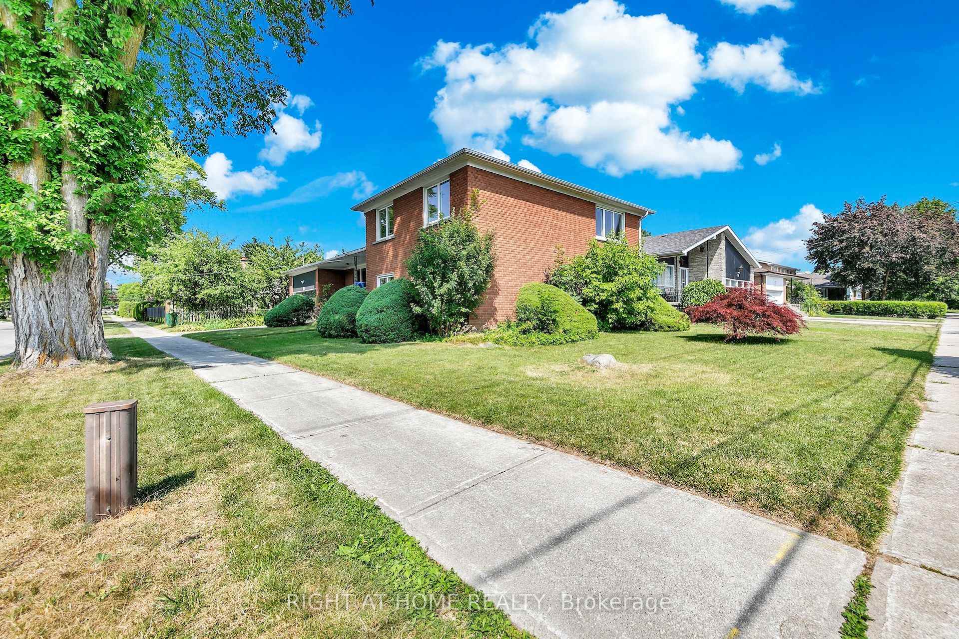 Photo 46 of 88 Peckham Avenue, North York, Newtonbrook West — HOMEH