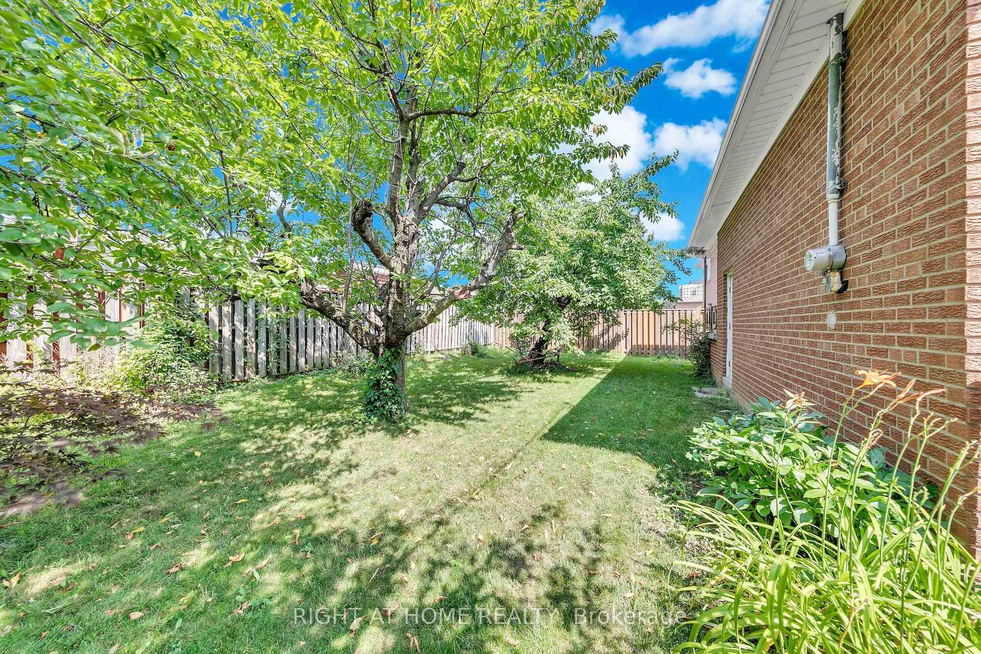 Photo 47 of 88 Peckham Avenue, North York, Newtonbrook West — HOMEH