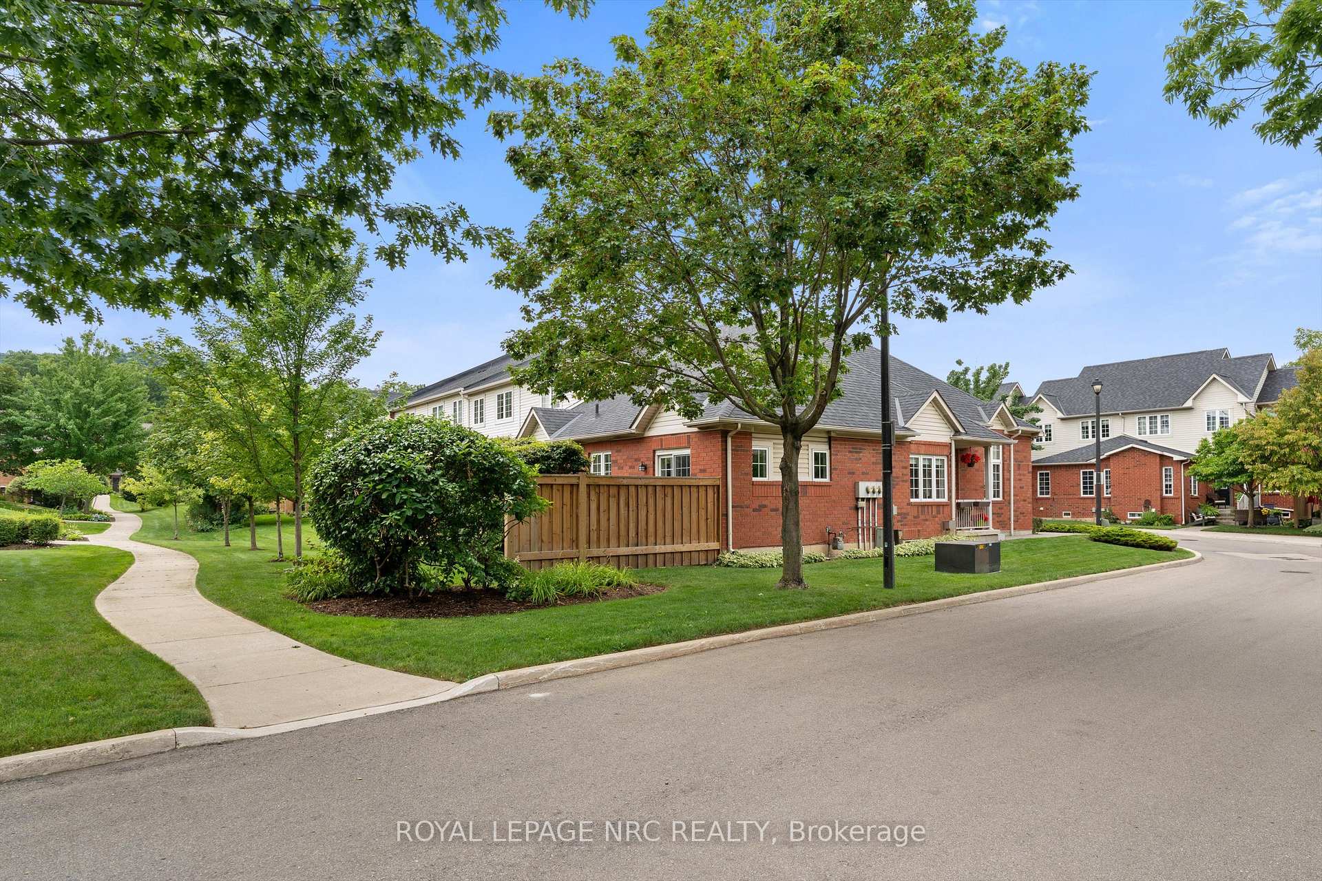 Photo 4 of Unit 77, 100 Beddoe Drive, Hamilton, Chedoke Park — HOMEH