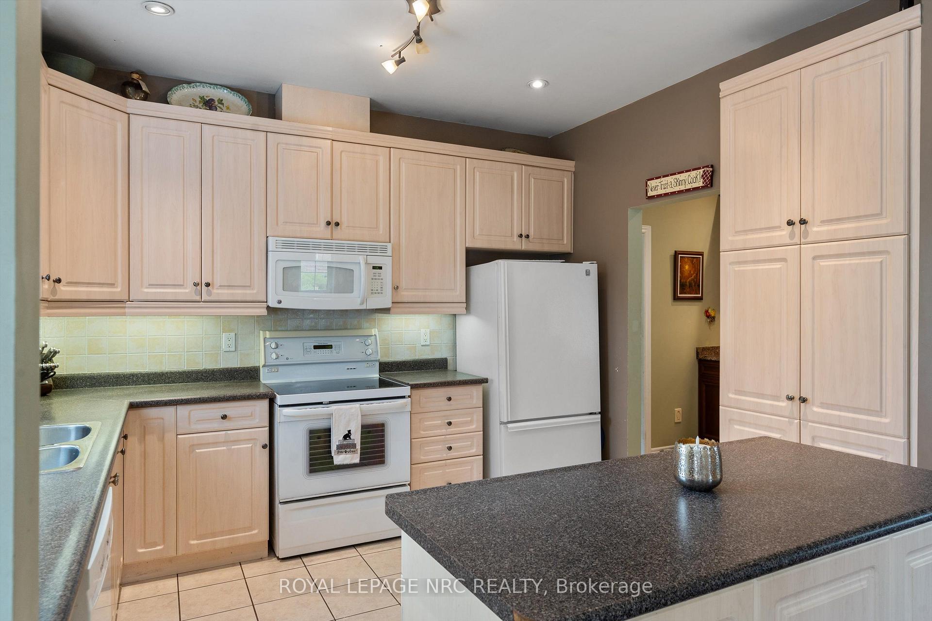 Photo 14 of Unit 77, 100 Beddoe Drive, Hamilton, Chedoke Park — HOMEH