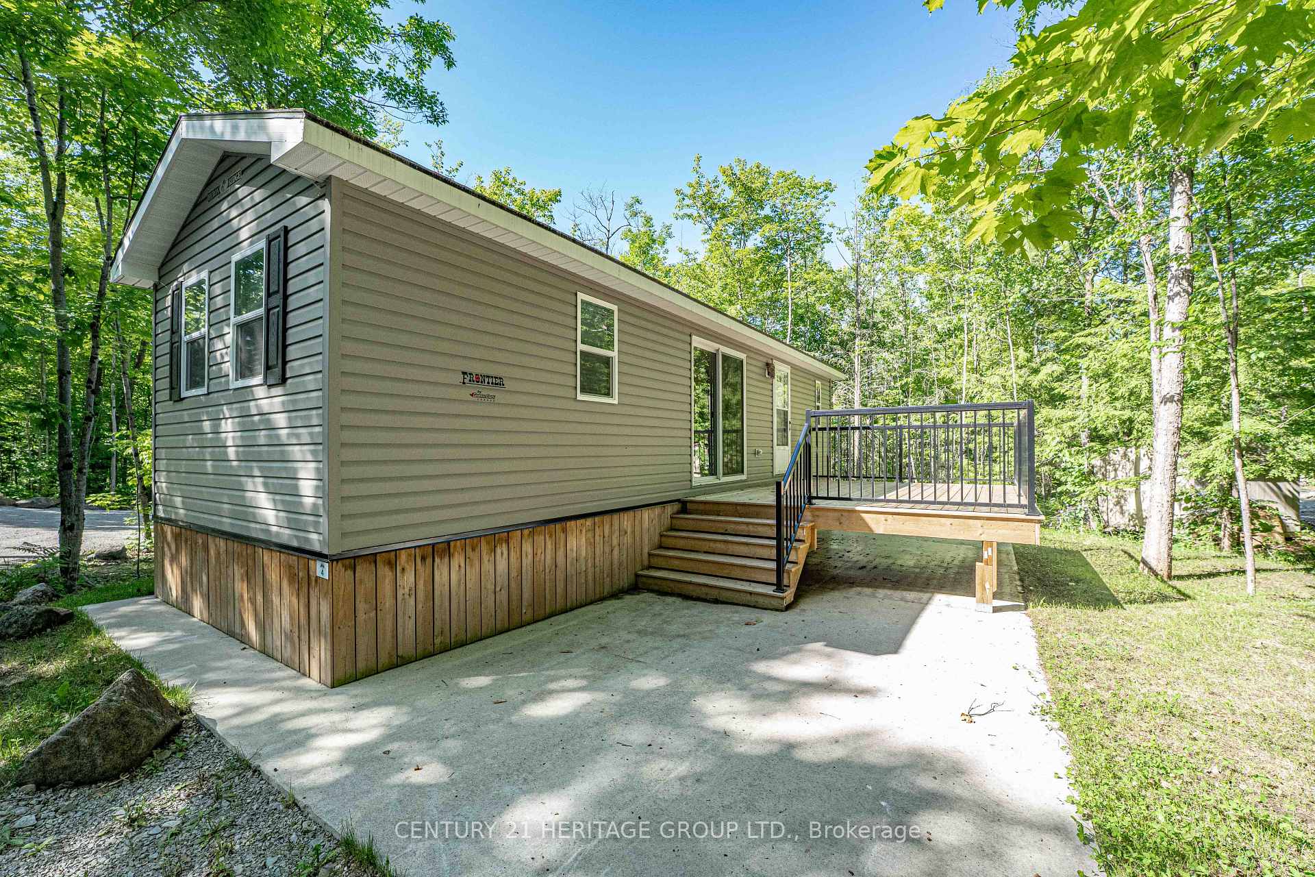 Photo 2 of Unit #4, 202 Hidden Glen Road, Georgian Bay, Baxter — HOMEH