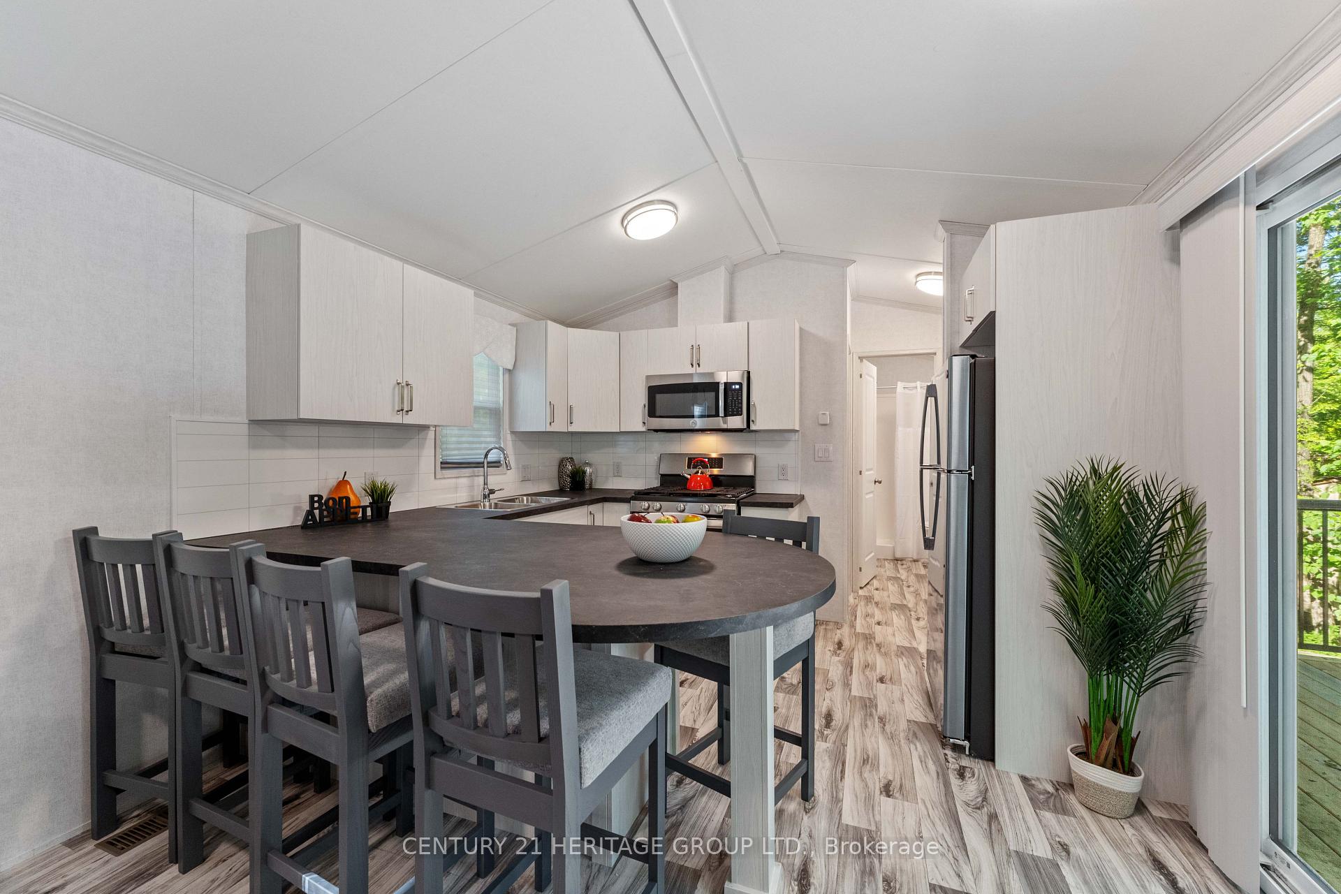 Photo 14 of Unit #4, 202 Hidden Glen Road, Georgian Bay, Baxter — HOMEH