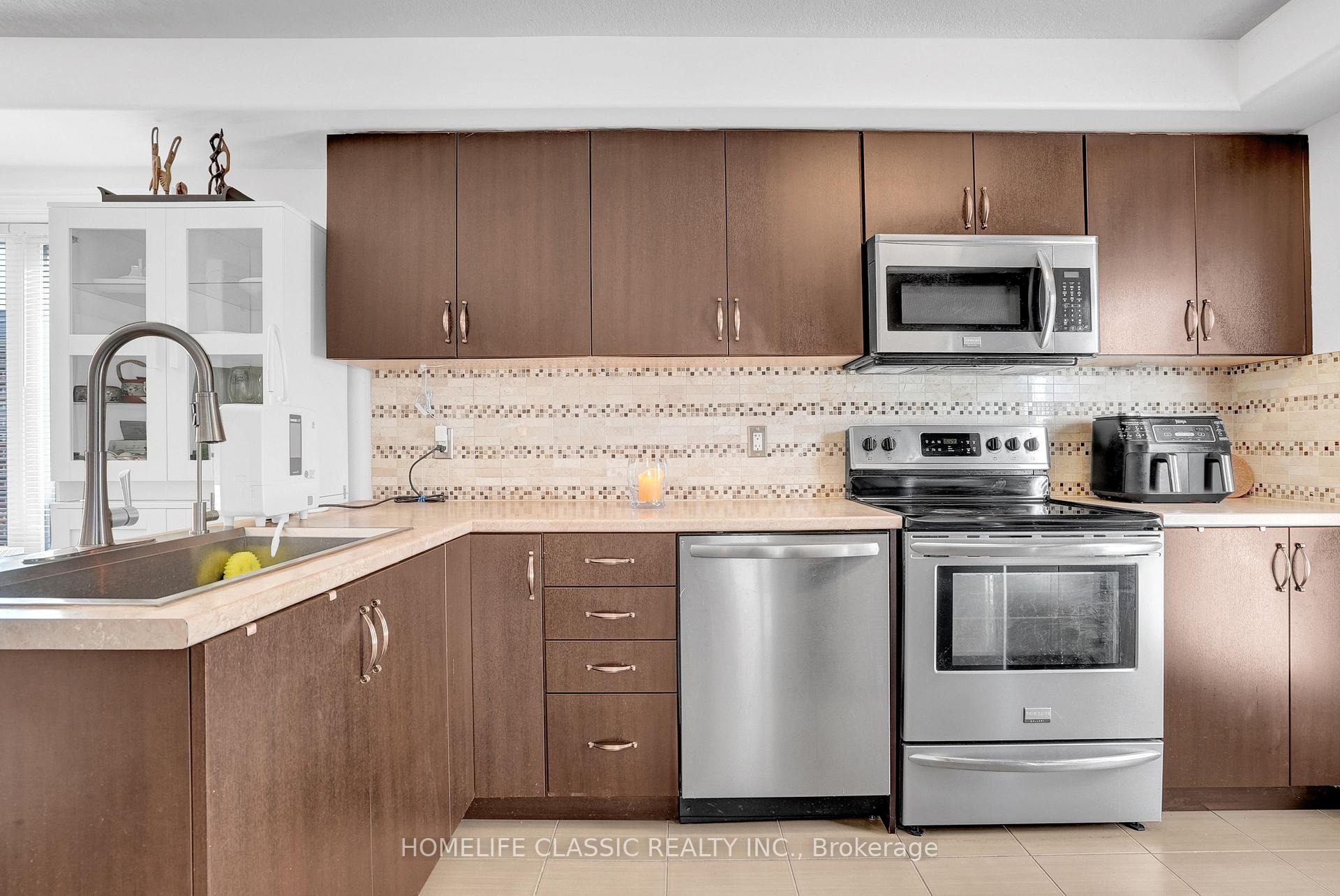Photo 10 of 5 Irwin Crescent, New Tecumseth, Alliston — HOMEH
