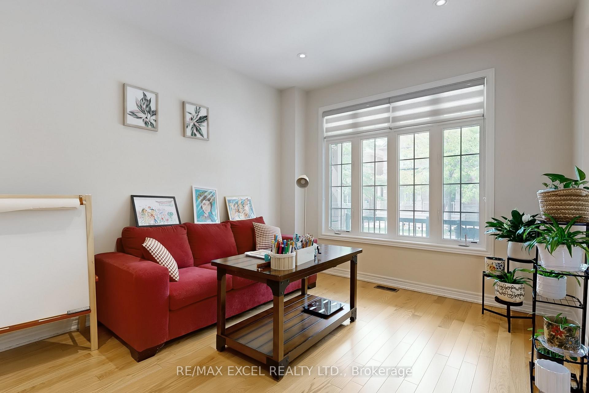 Photo 4 of 9 Sunnyside Hill Road, Markham, Cornell — HOMEH