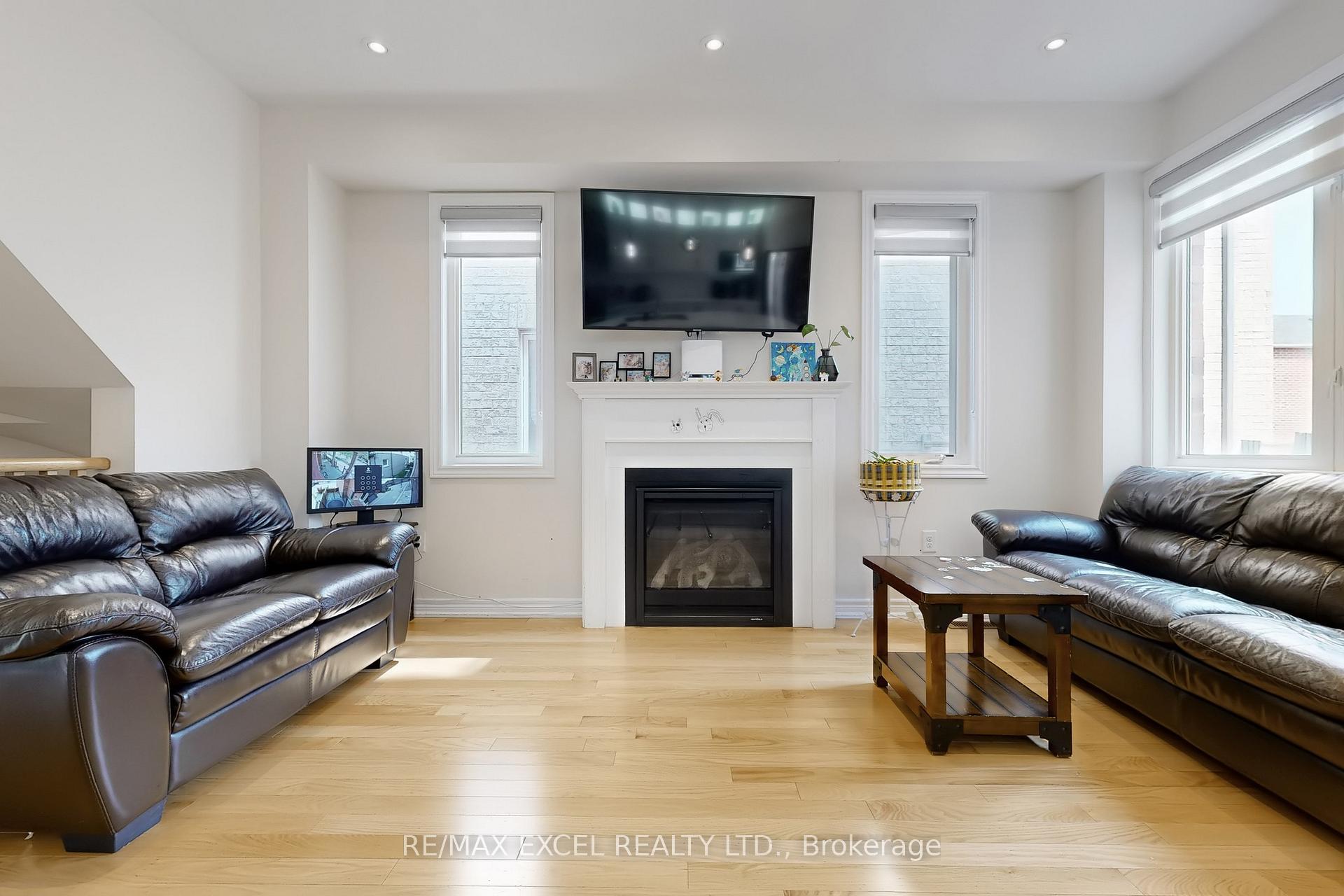 Photo 11 of 9 Sunnyside Hill Road, Markham, Cornell — HOMEH
