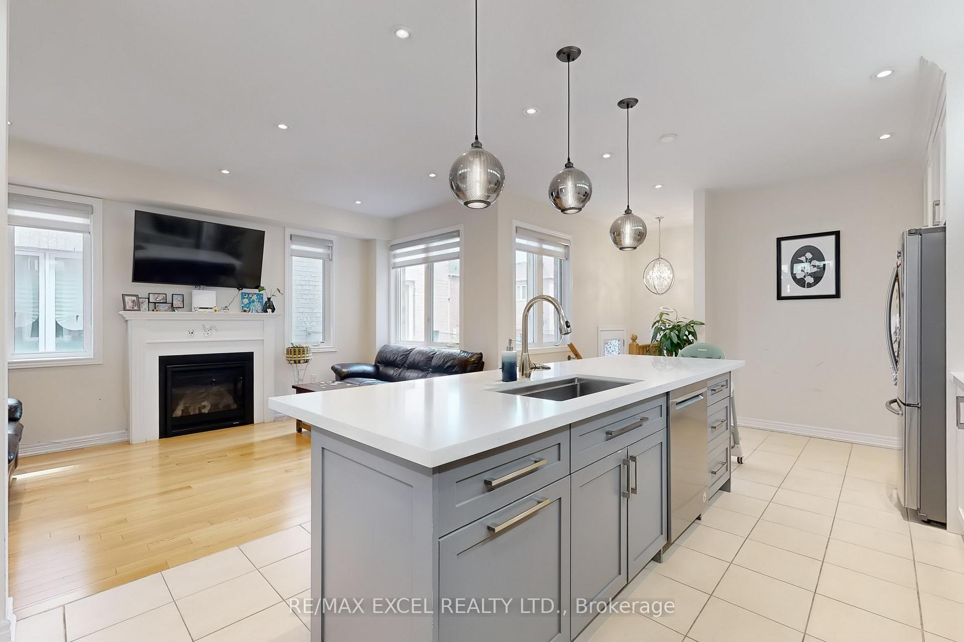 Photo 18 of 9 Sunnyside Hill Road, Markham, Cornell — HOMEH