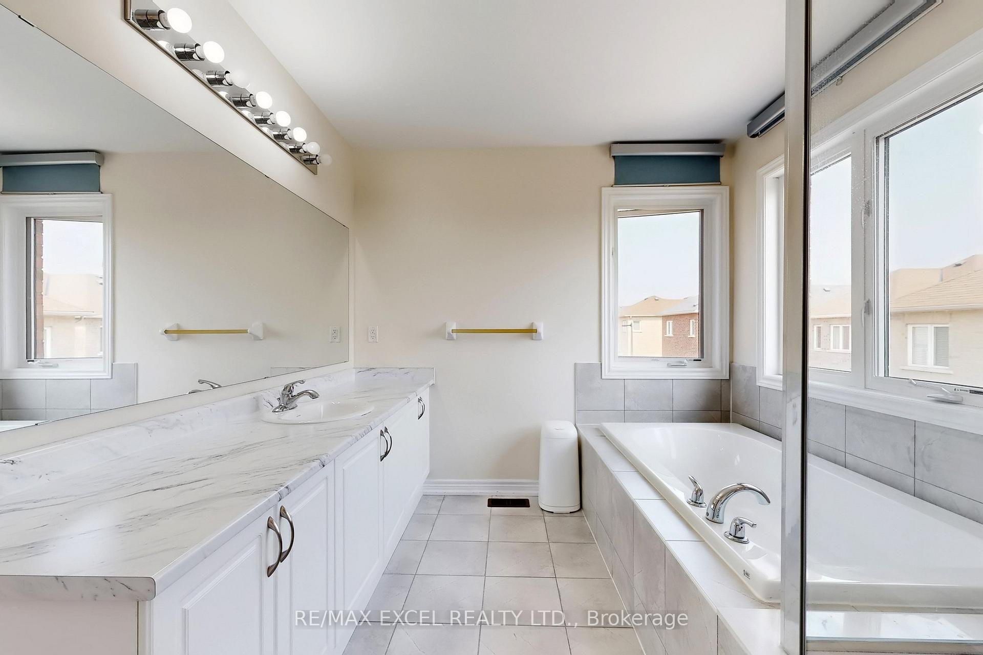 Photo 30 of 9 Sunnyside Hill Road, Markham, Cornell — HOMEH