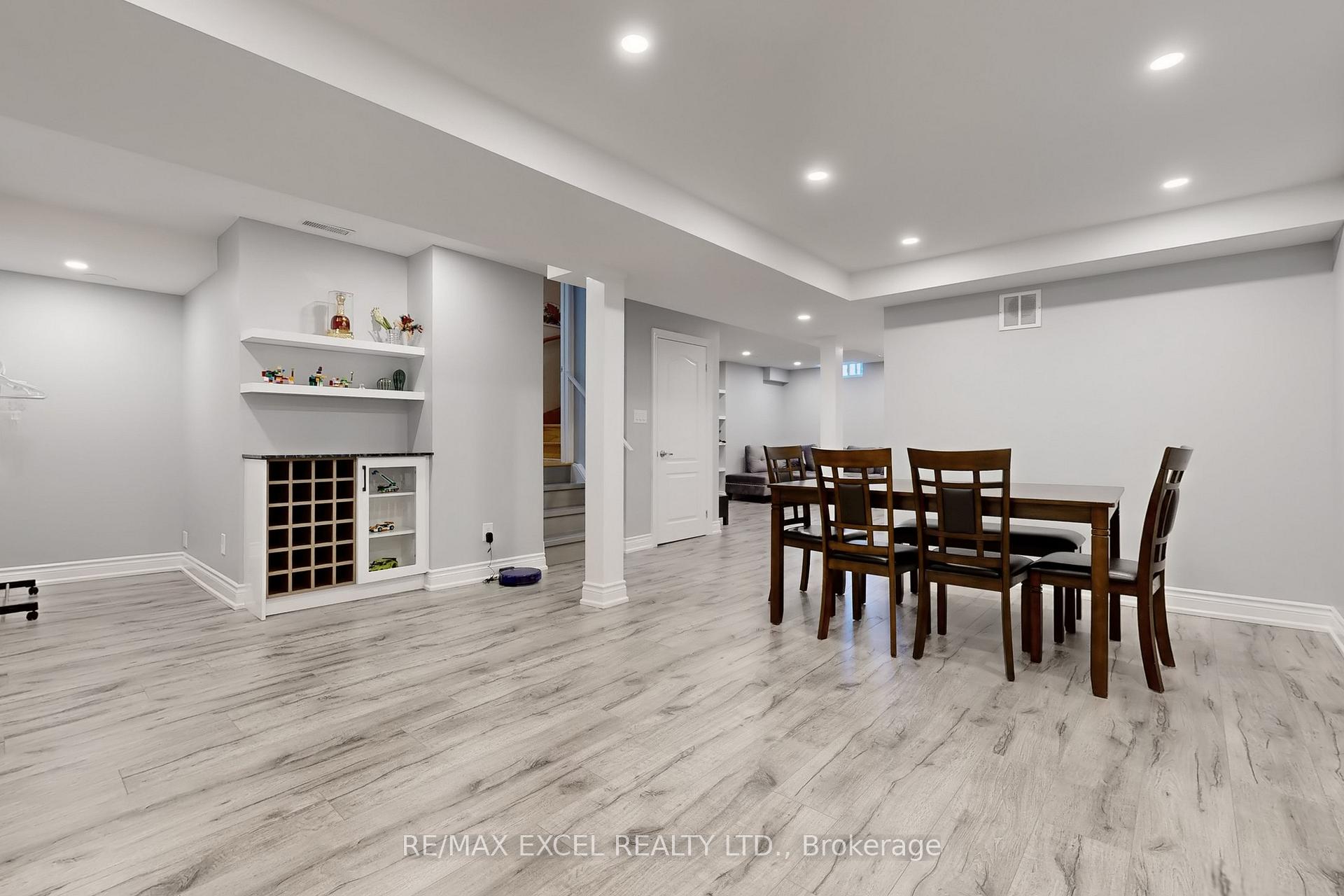Photo 42 of 9 Sunnyside Hill Road, Markham, Cornell — HOMEH