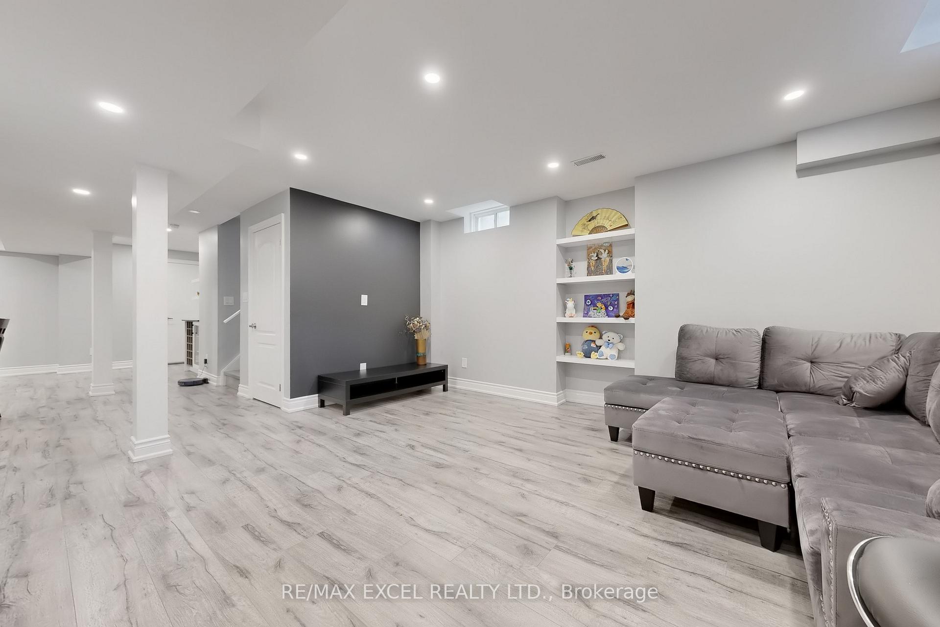 Photo 45 of 9 Sunnyside Hill Road, Markham, Cornell — HOMEH