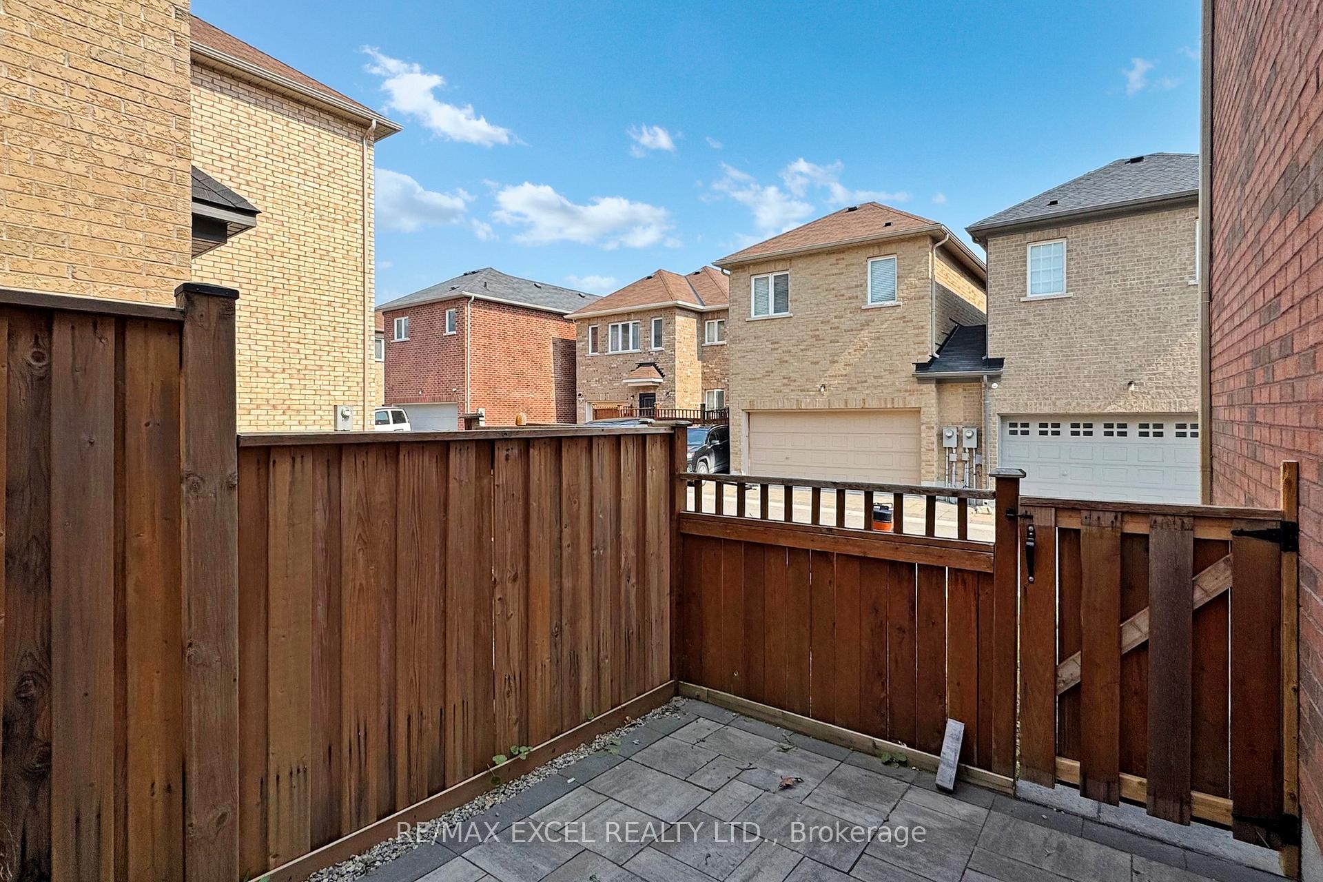 Photo 49 of 9 Sunnyside Hill Road, Markham, Cornell — HOMEH