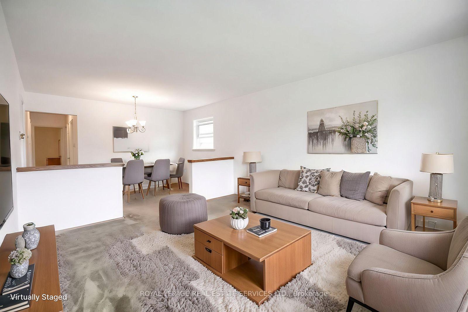 Photo 8 of 42 Black Creek Boulevard, Toronto, Rockcliffe-Smythe — HOMEH