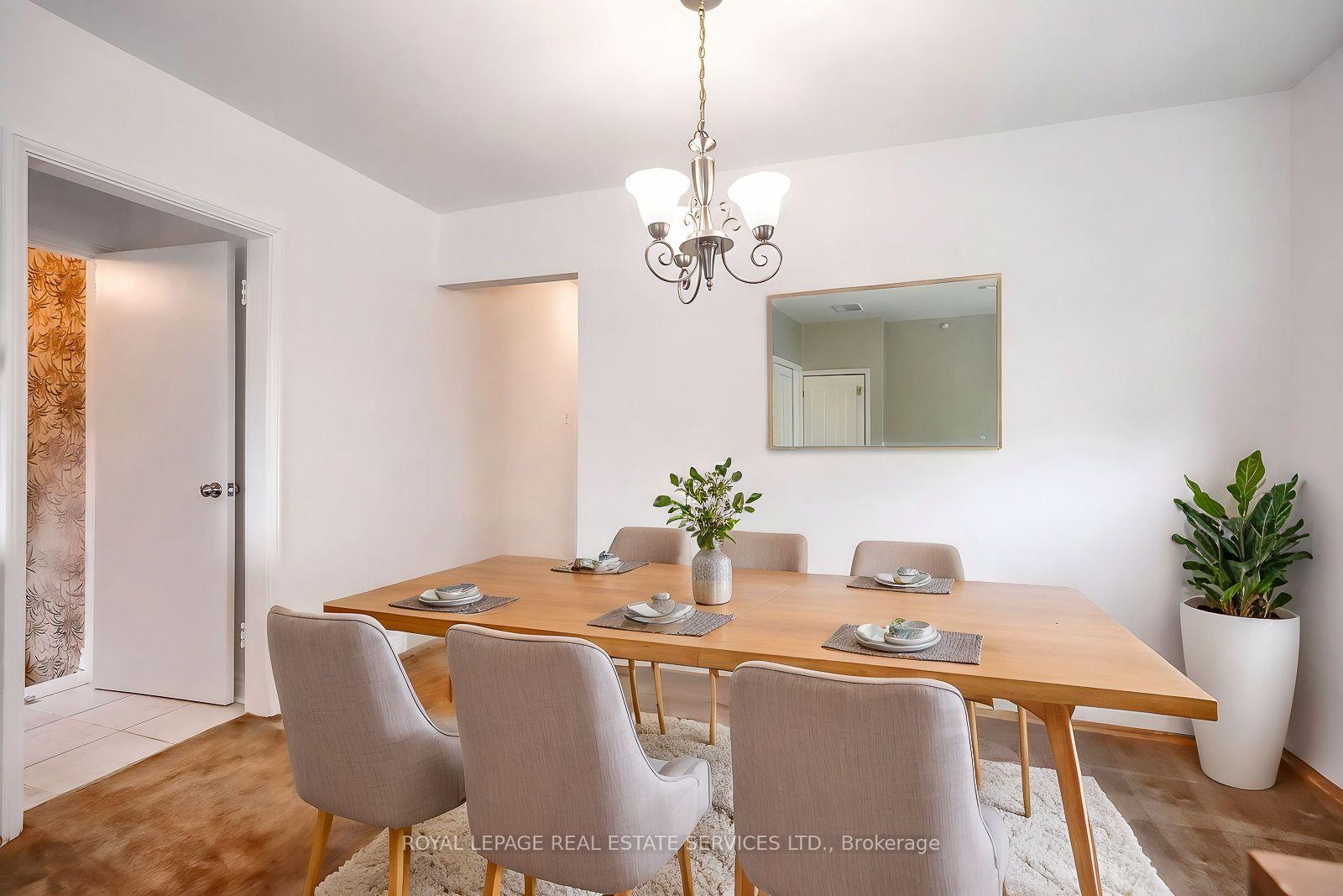 Photo 12 of 42 Black Creek Boulevard, Toronto, Rockcliffe-Smythe — HOMEH