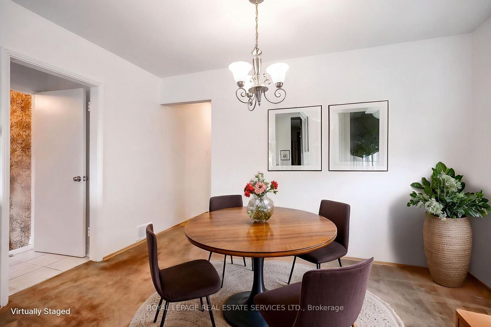 Photo 14 of 42 Black Creek Boulevard, Toronto, Rockcliffe-Smythe — HOMEH