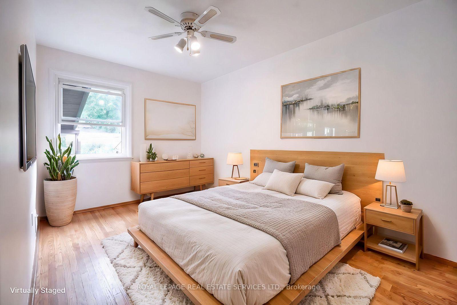 Photo 21 of 42 Black Creek Boulevard, Toronto, Rockcliffe-Smythe — HOMEH