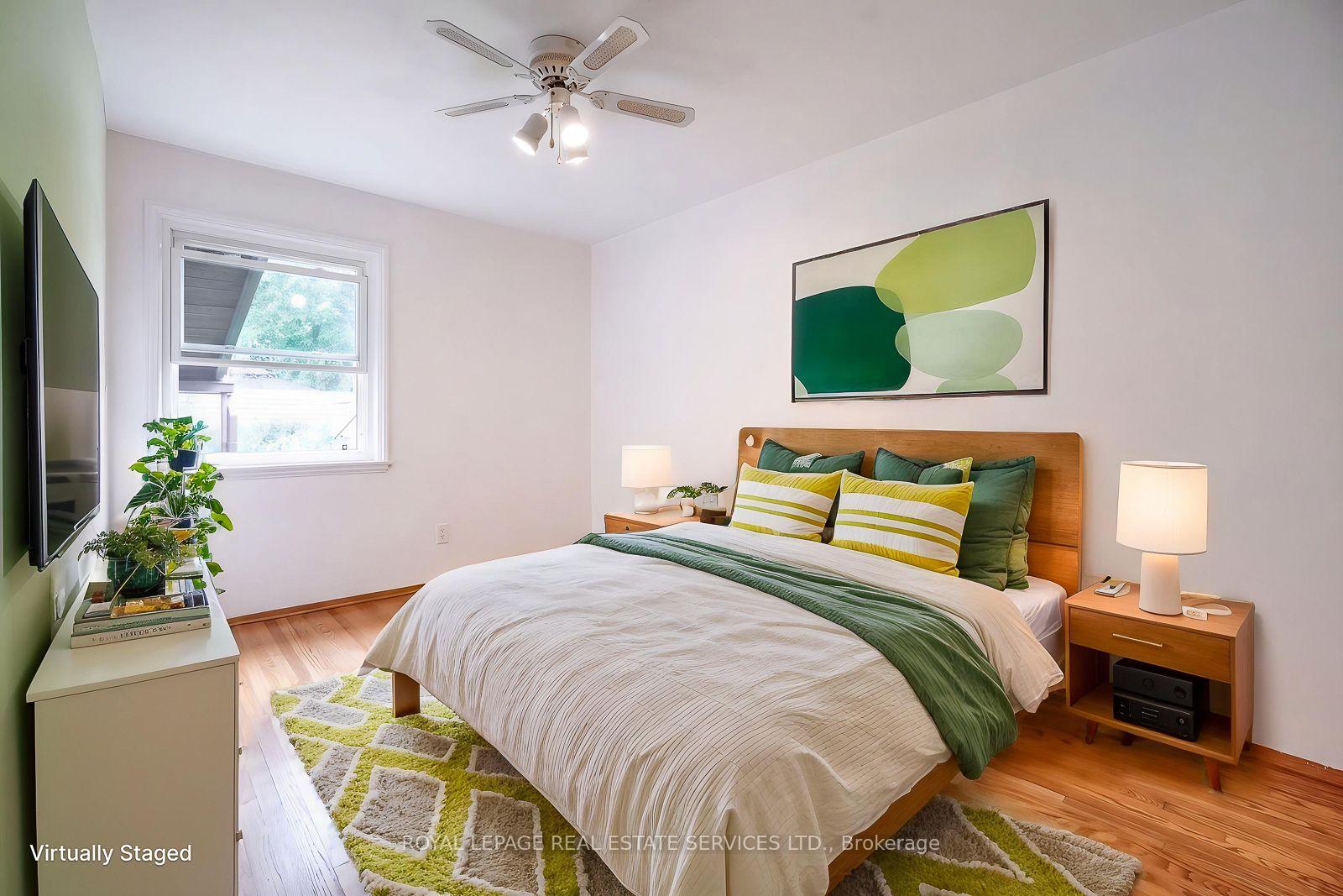 Photo 22 of 42 Black Creek Boulevard, Toronto, Rockcliffe-Smythe — HOMEH