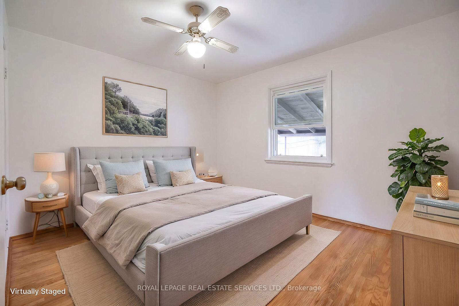 Photo 27 of 42 Black Creek Boulevard, Toronto, Rockcliffe-Smythe — HOMEH