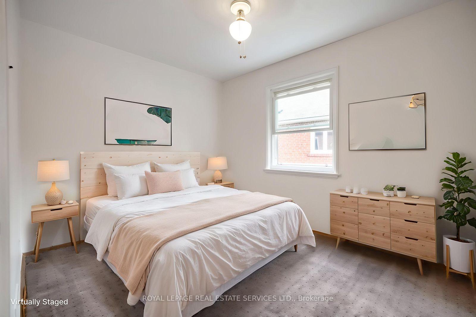Photo 31 of 42 Black Creek Boulevard, Toronto, Rockcliffe-Smythe — HOMEH
