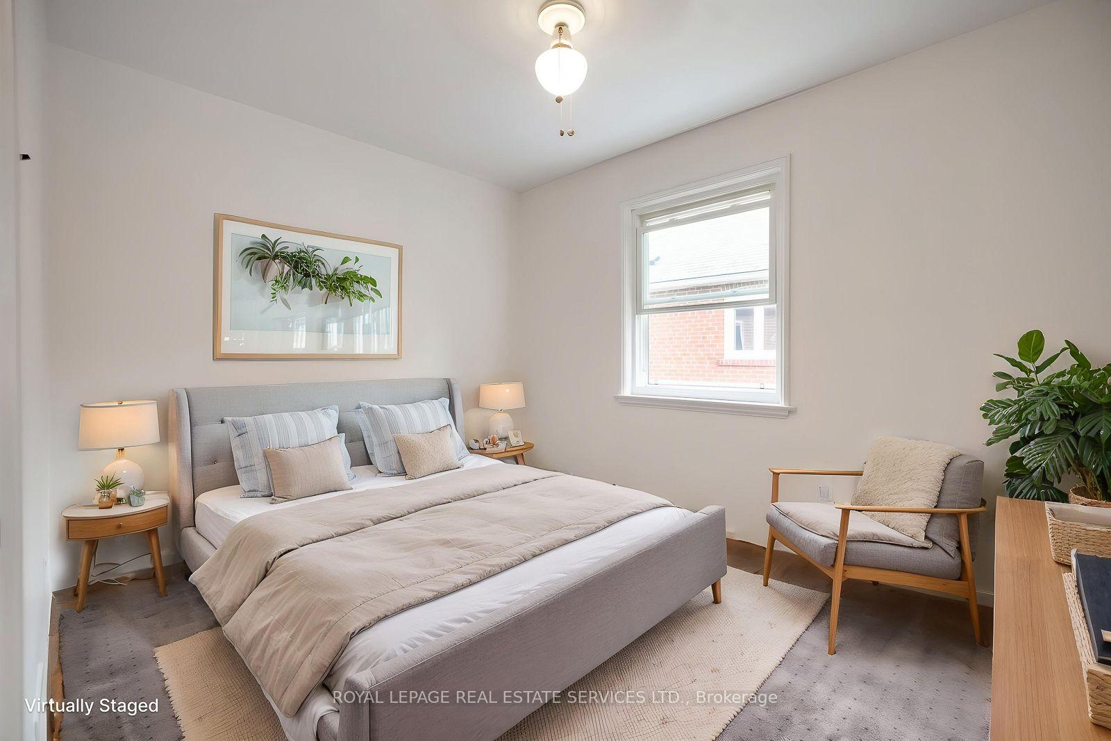 Photo 34 of 42 Black Creek Boulevard, Toronto, Rockcliffe-Smythe — HOMEH