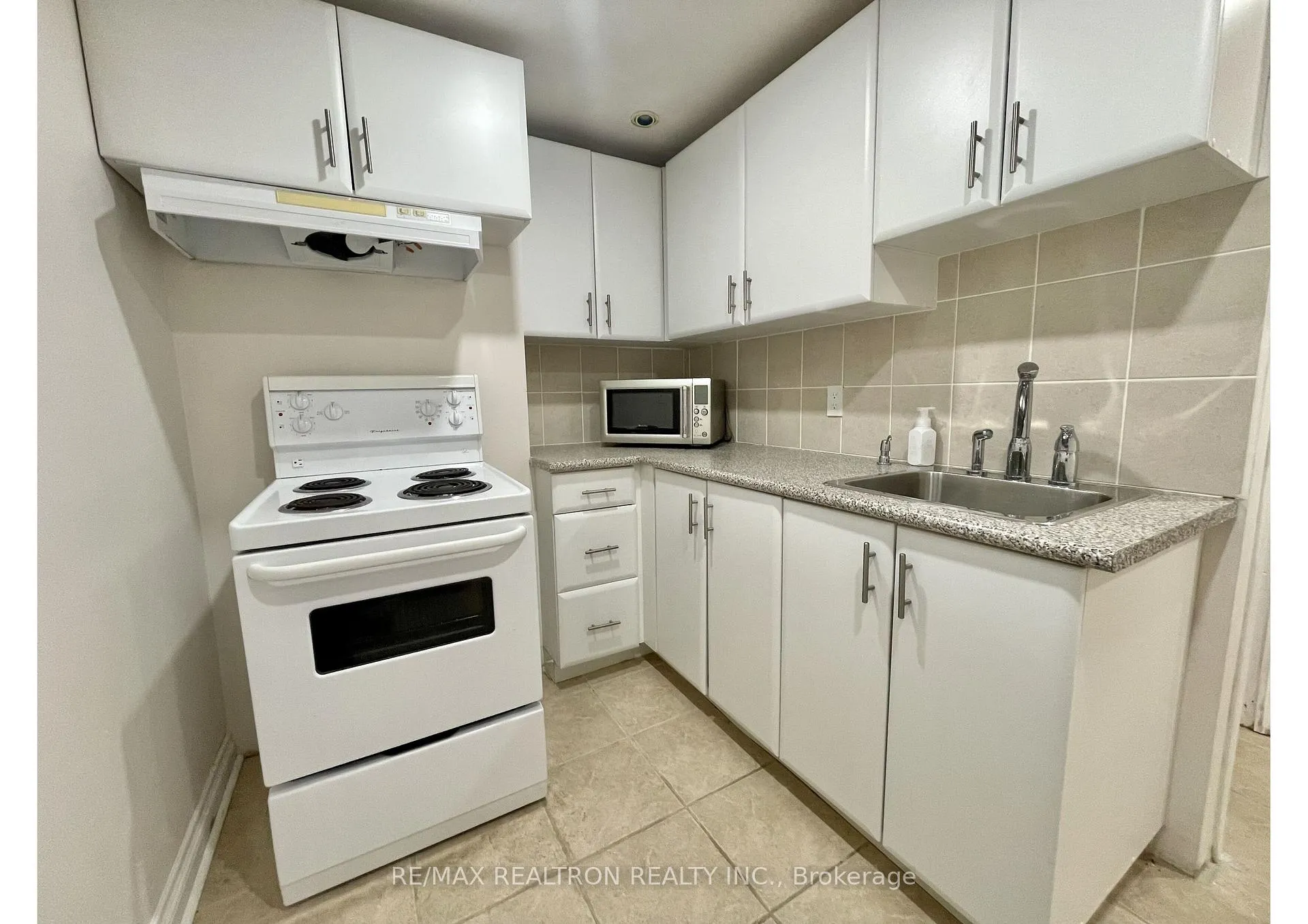 Photo 6 of Unit Bsmt, 42 Chiara Drive, Vaughan, Vellore Village — HOMEH
