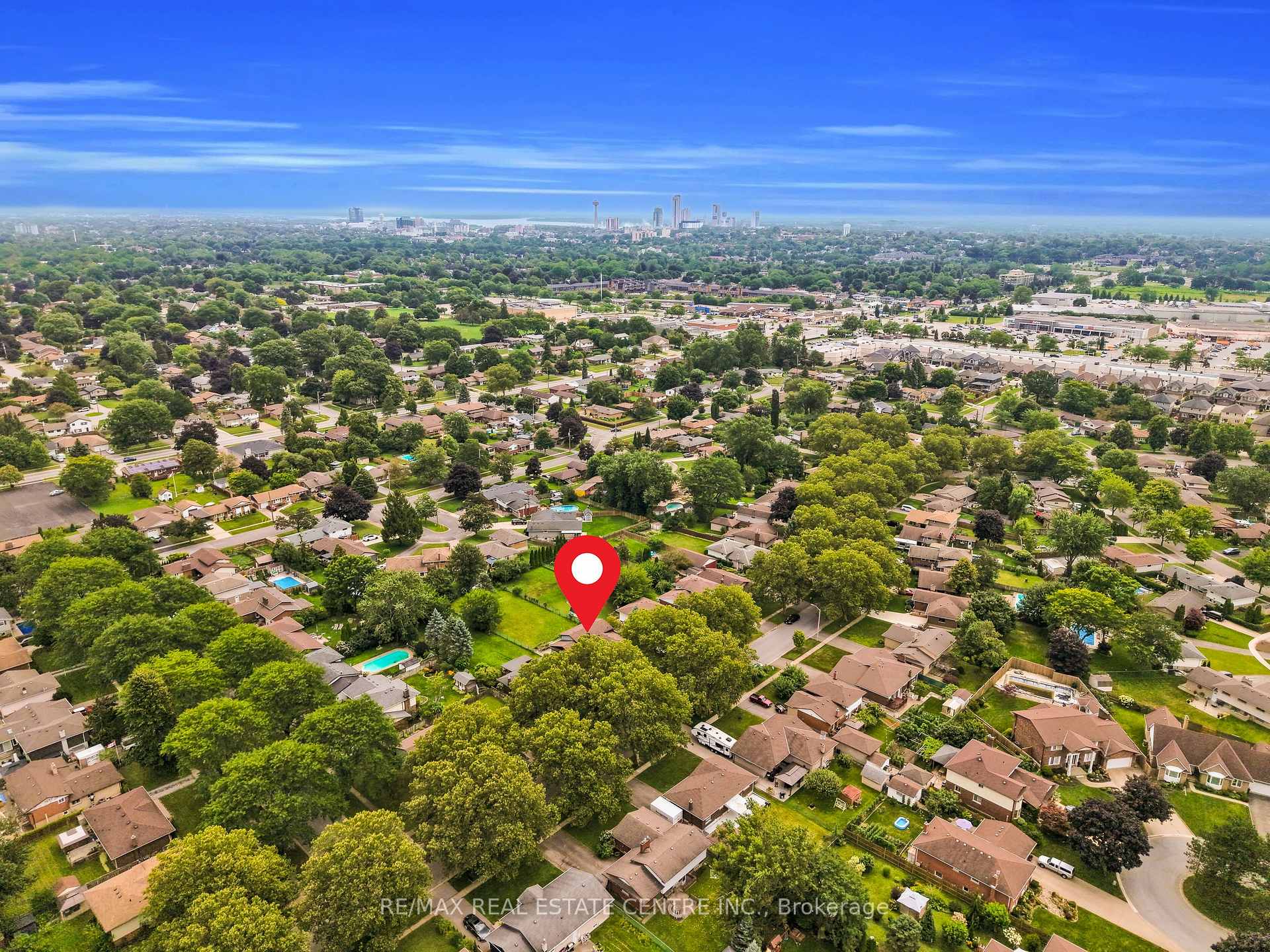 Photo 6 of 448 Mitchell Avenue, Niagara Falls, Morrison — HOMEH