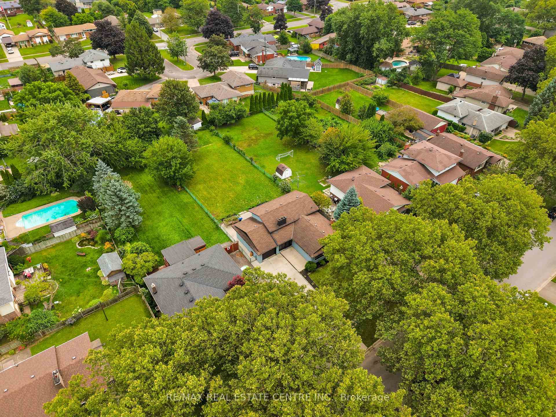 Photo 7 of 448 Mitchell Avenue, Niagara Falls, Morrison — HOMEH