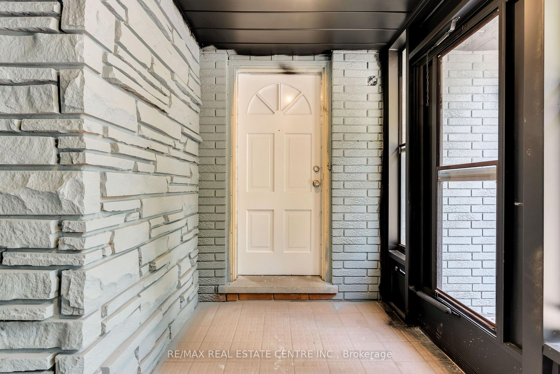 Photo 13 of 448 Mitchell Avenue, Niagara Falls, Morrison — HOMEH