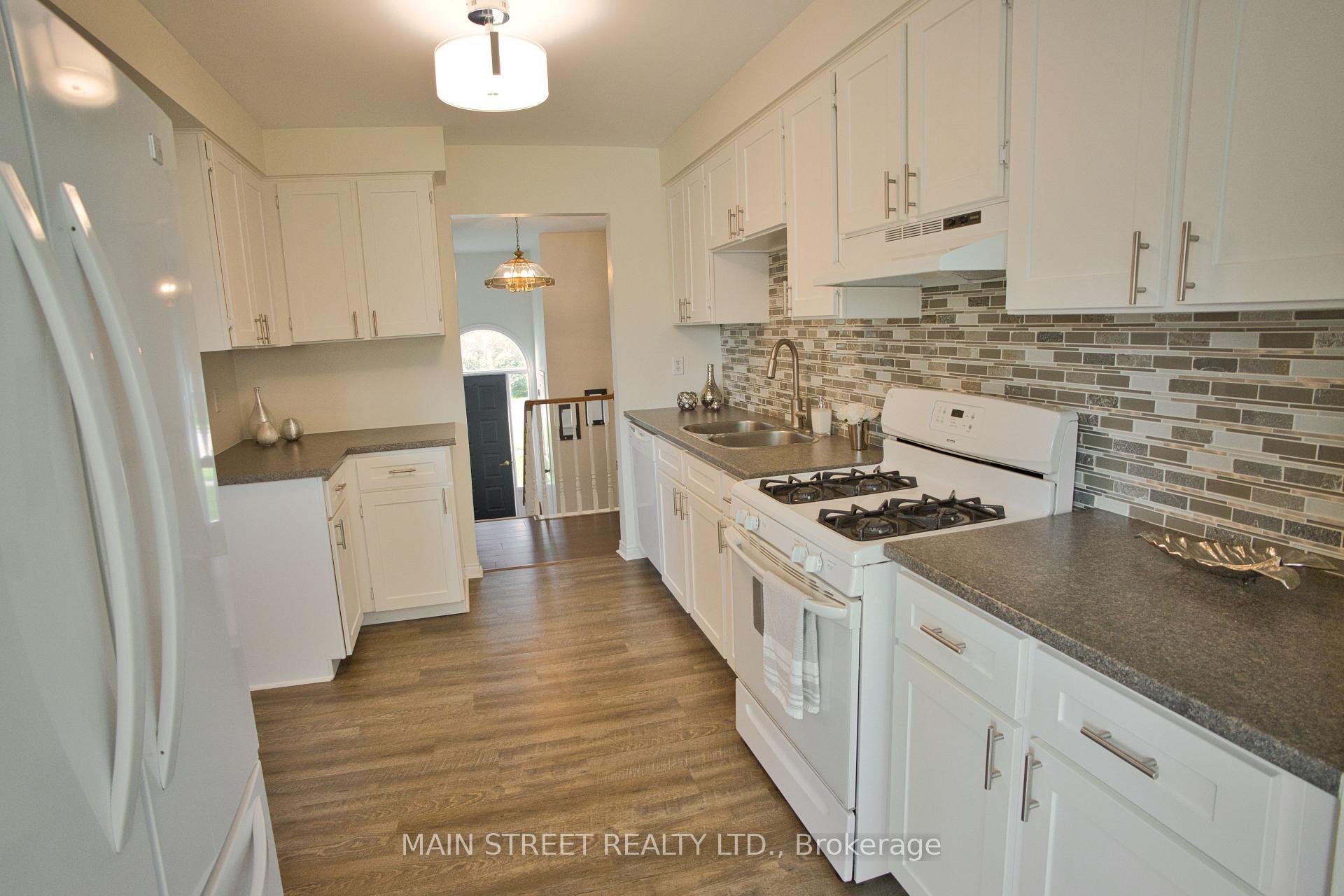 Photo 10 of 97 Riverglen Drive, Georgina, Keswick South — HOMEH