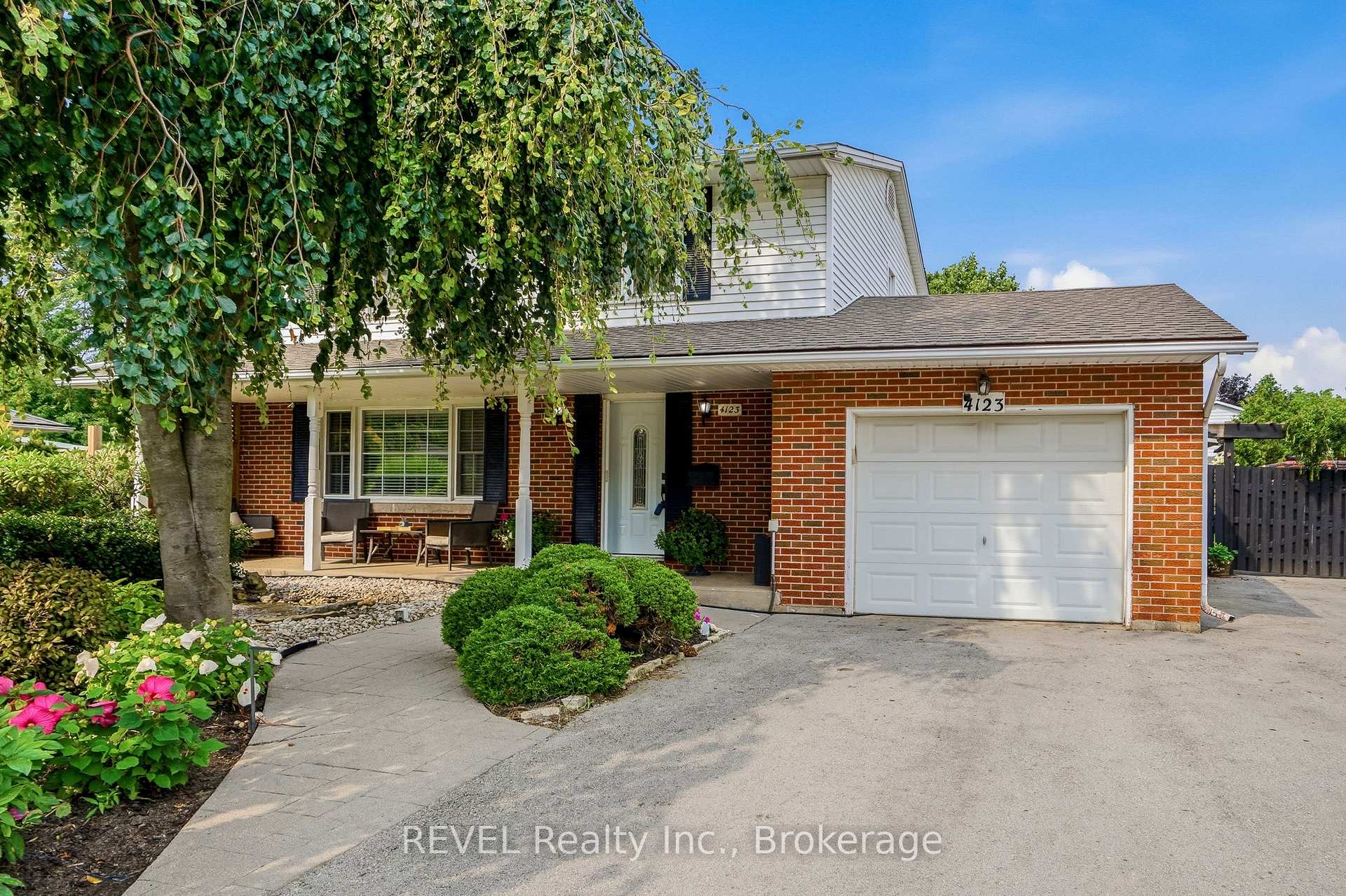 Photo 4 of 4123 Dorchester Road, Niagara Falls, Morrison — HOMEH