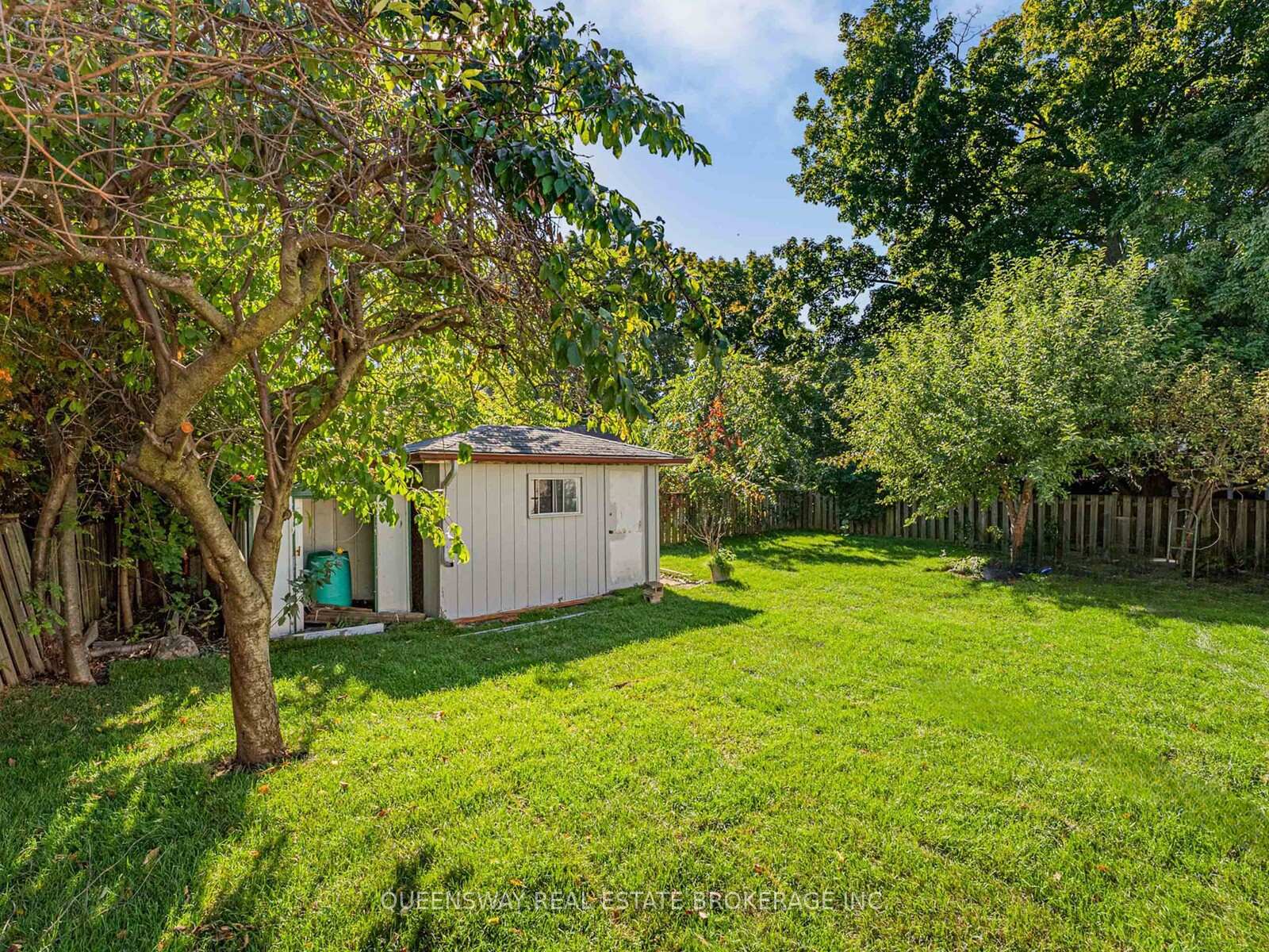 Photo 2 of 1128 Pinegrove Road, Oakville, West — HOMEH