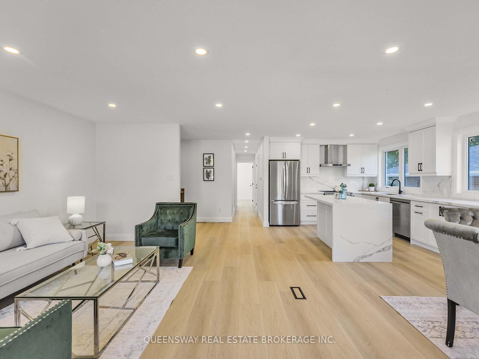 Photo 9 of 1128 Pinegrove Road, Oakville, West — HOMEH