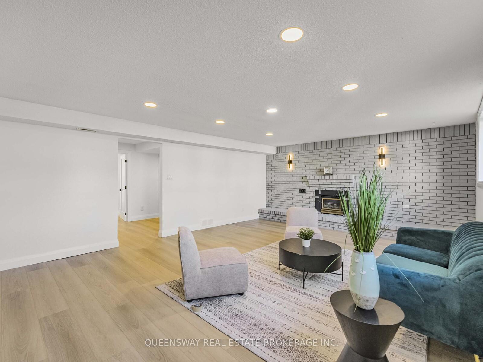 Photo 11 of 1128 Pinegrove Road, Oakville, West — HOMEH