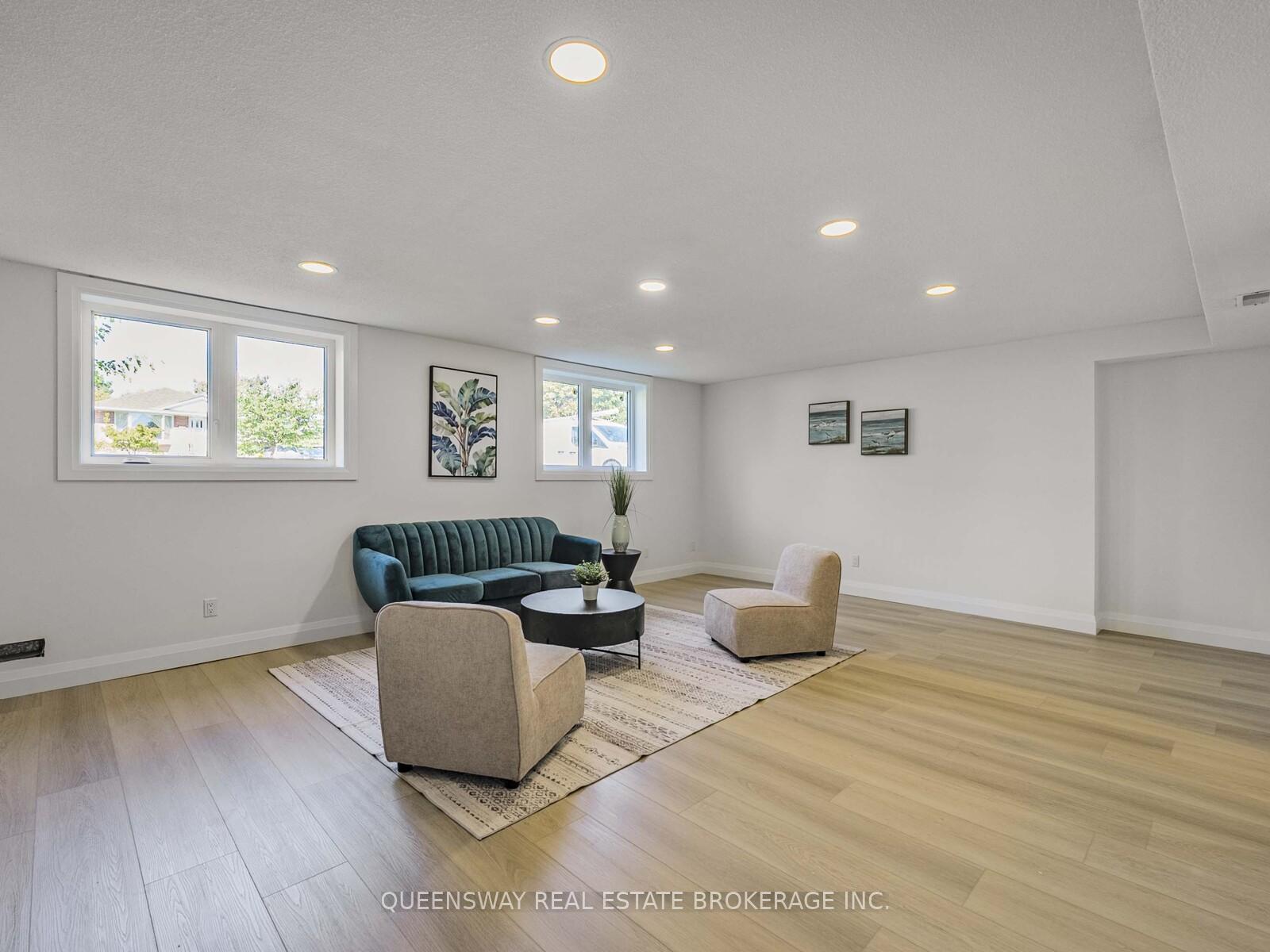 Photo 13 of 1128 Pinegrove Road, Oakville, West — HOMEH