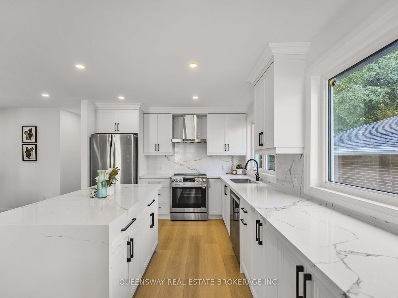Photo 20 of 1128 Pinegrove Road, Oakville, West — HOMEH