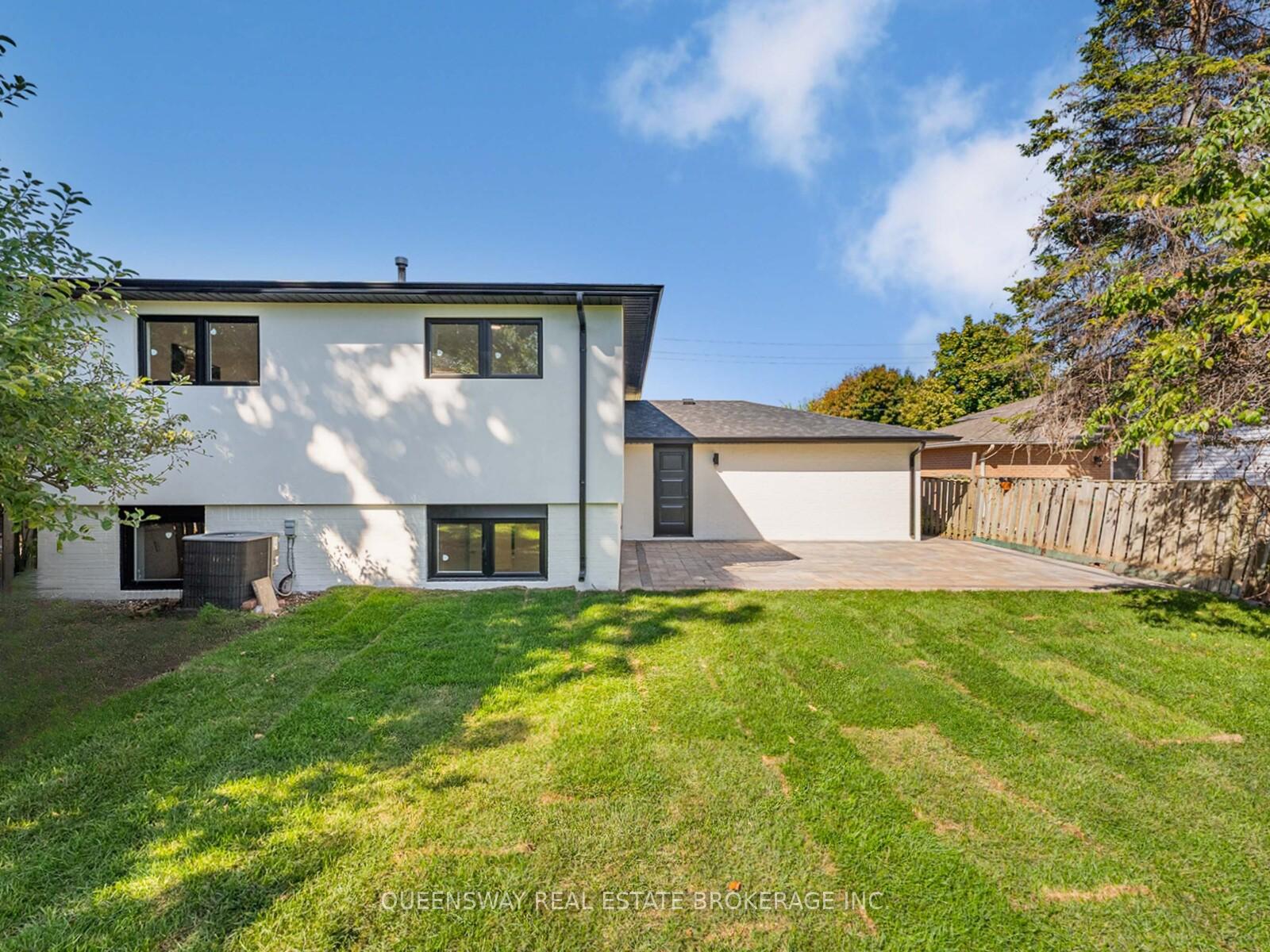 Photo 35 of 1128 Pinegrove Road, Oakville, West — HOMEH