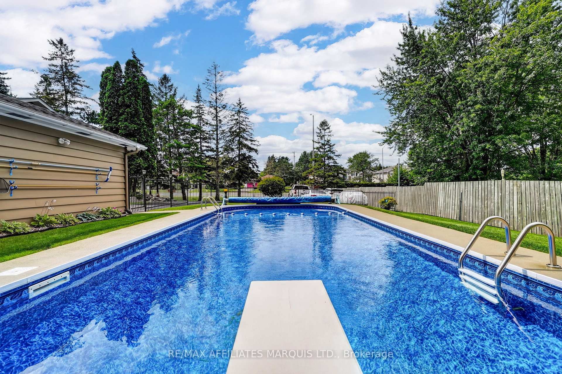 Photo 2 of 1635 Brookdale Avenue, Cornwall, Cornwall — HOMEH